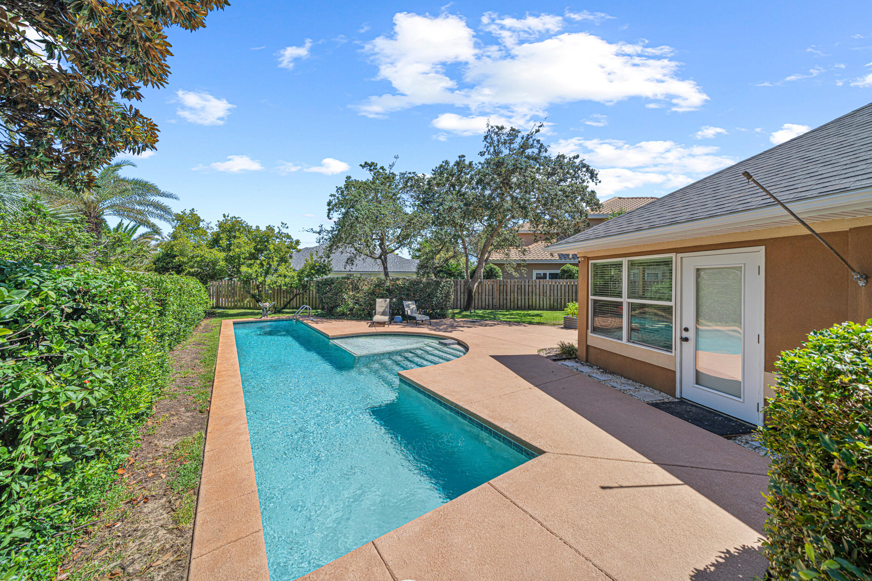 AVALON BEACH ESTATES - Residential