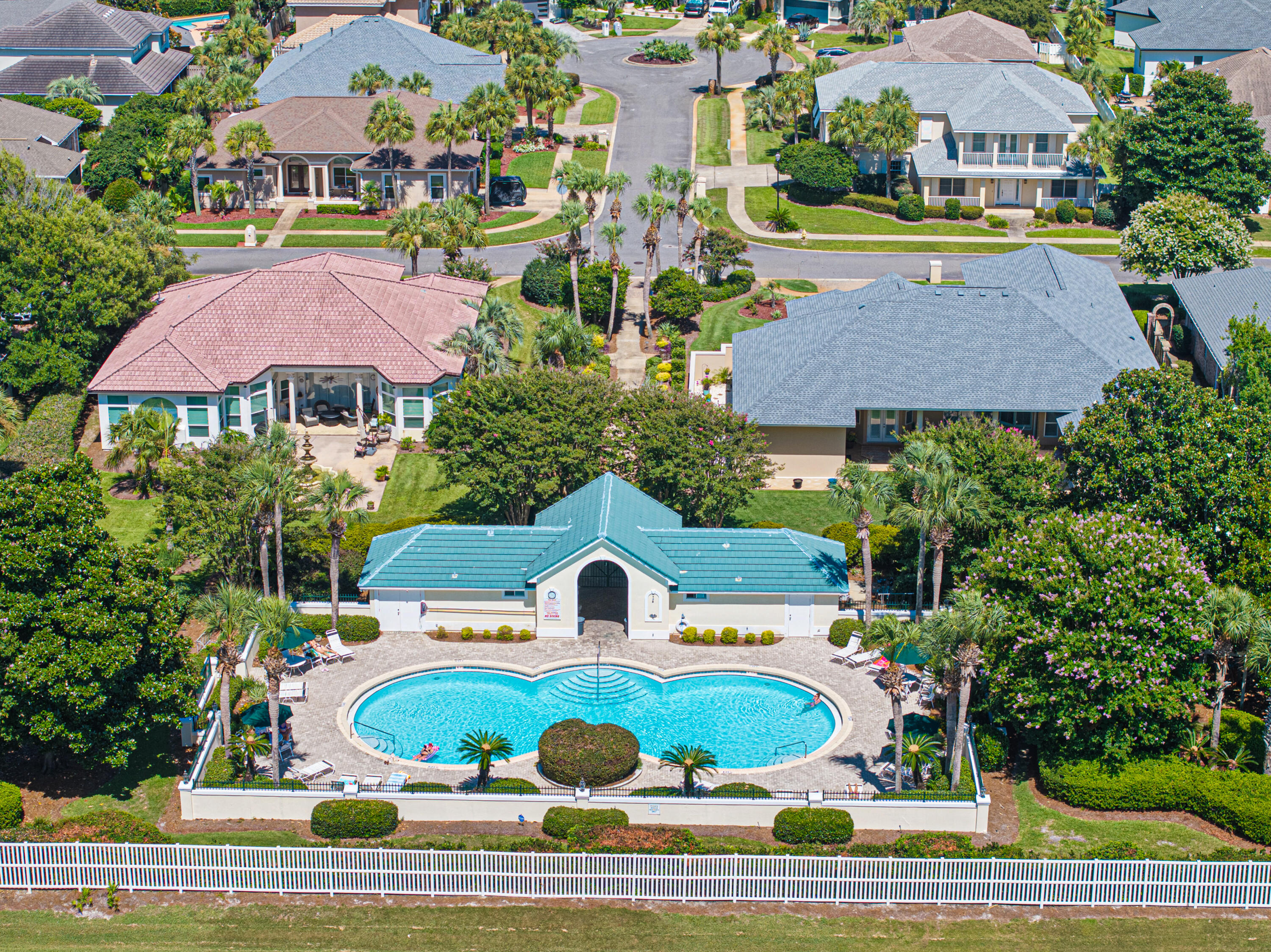AVALON BEACH ESTATES - Residential