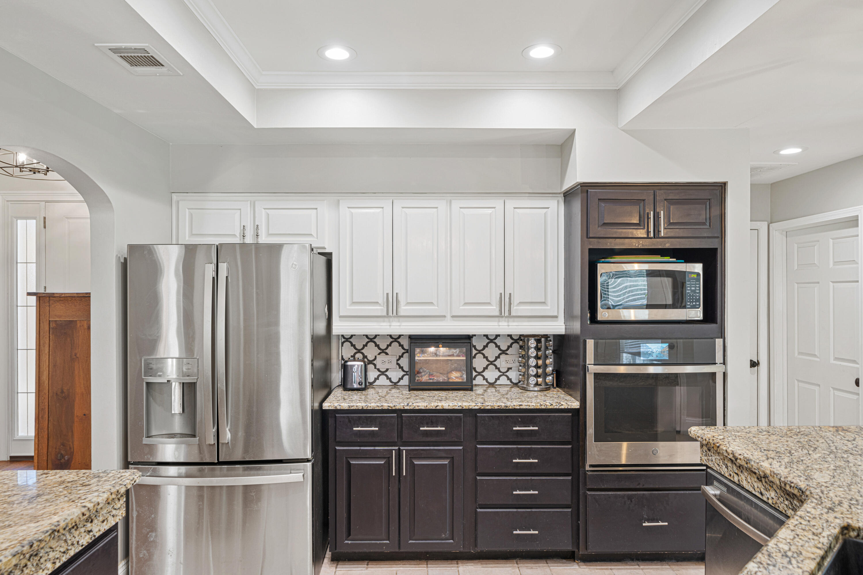 AVALON BEACH ESTATES - Residential