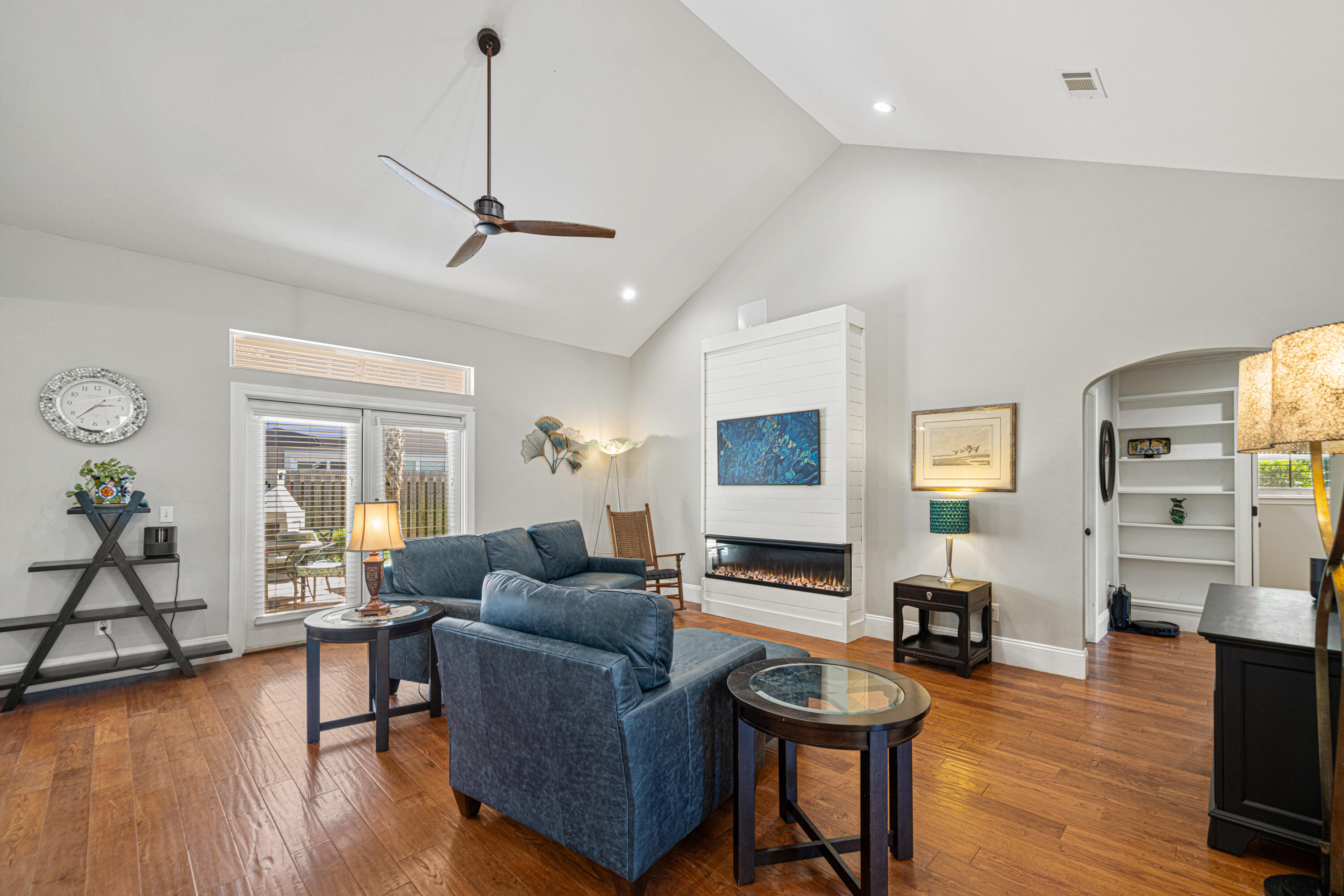 454 Avalon Boulevard