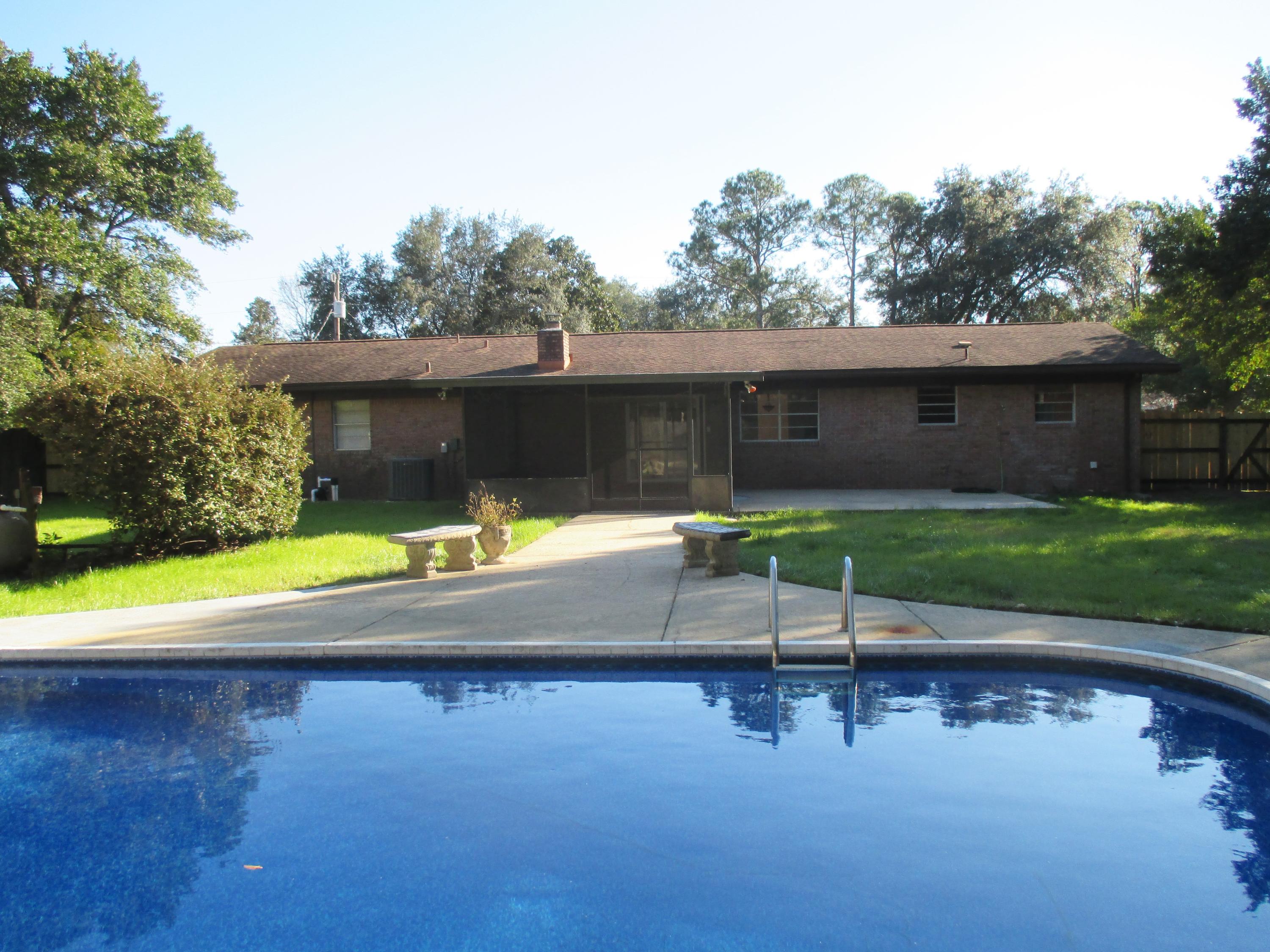 BAYOU POQUITO S/D LOT 14 BLK 12 - Residential