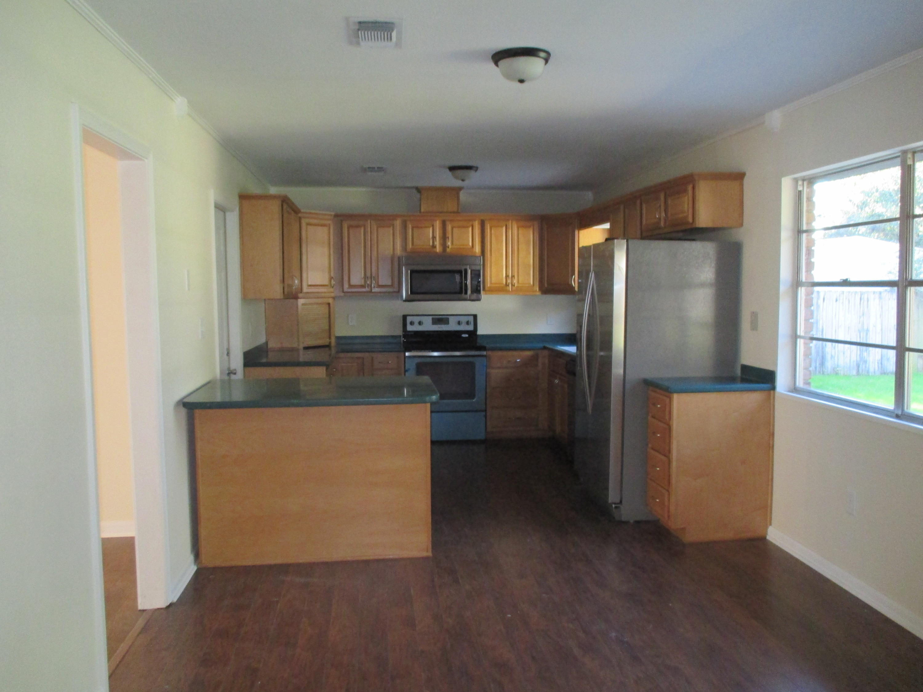 BAYOU POQUITO S/D LOT 14 BLK 12 - Residential