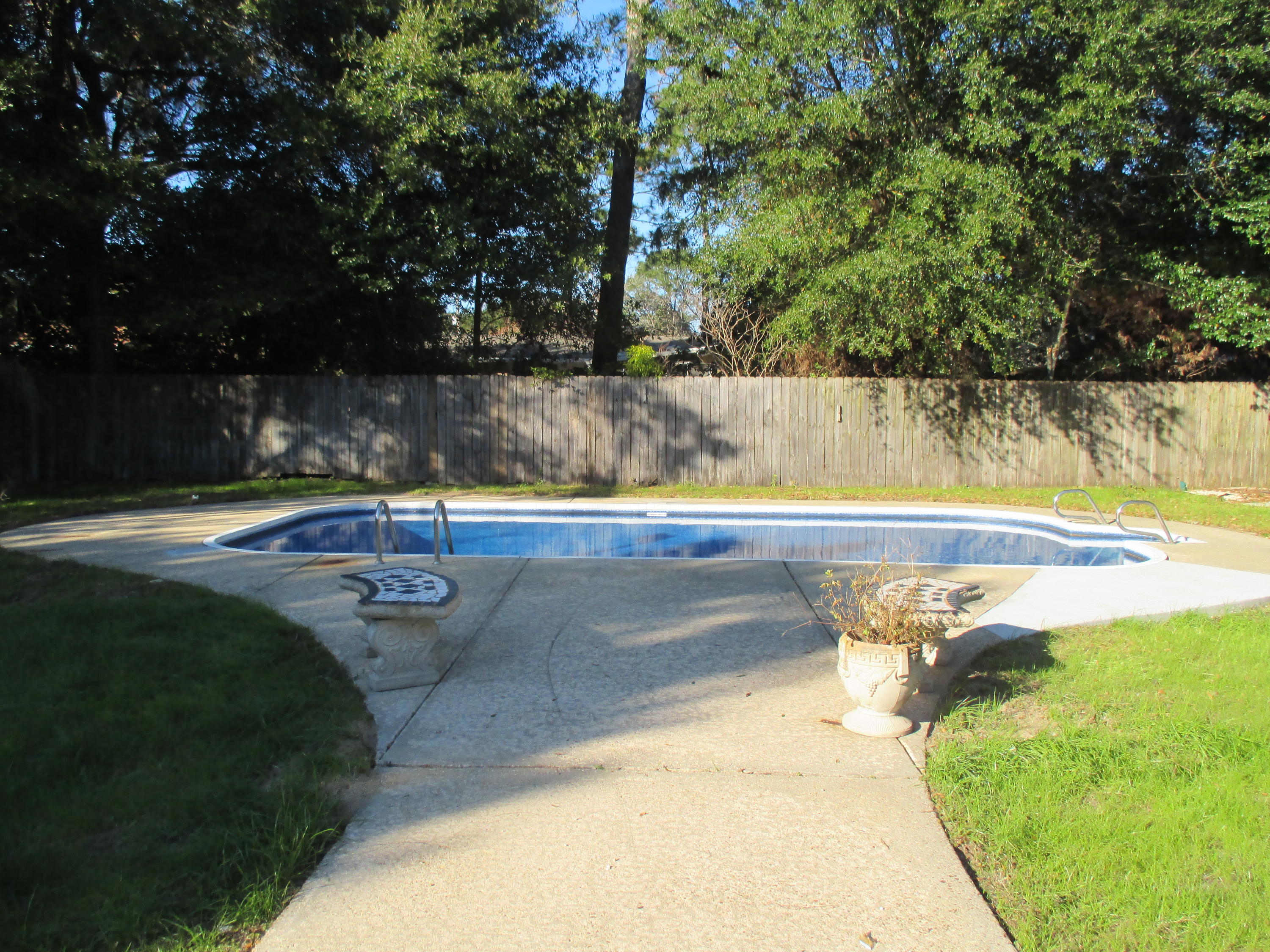 BAYOU POQUITO S/D LOT 14 BLK 12 - Residential