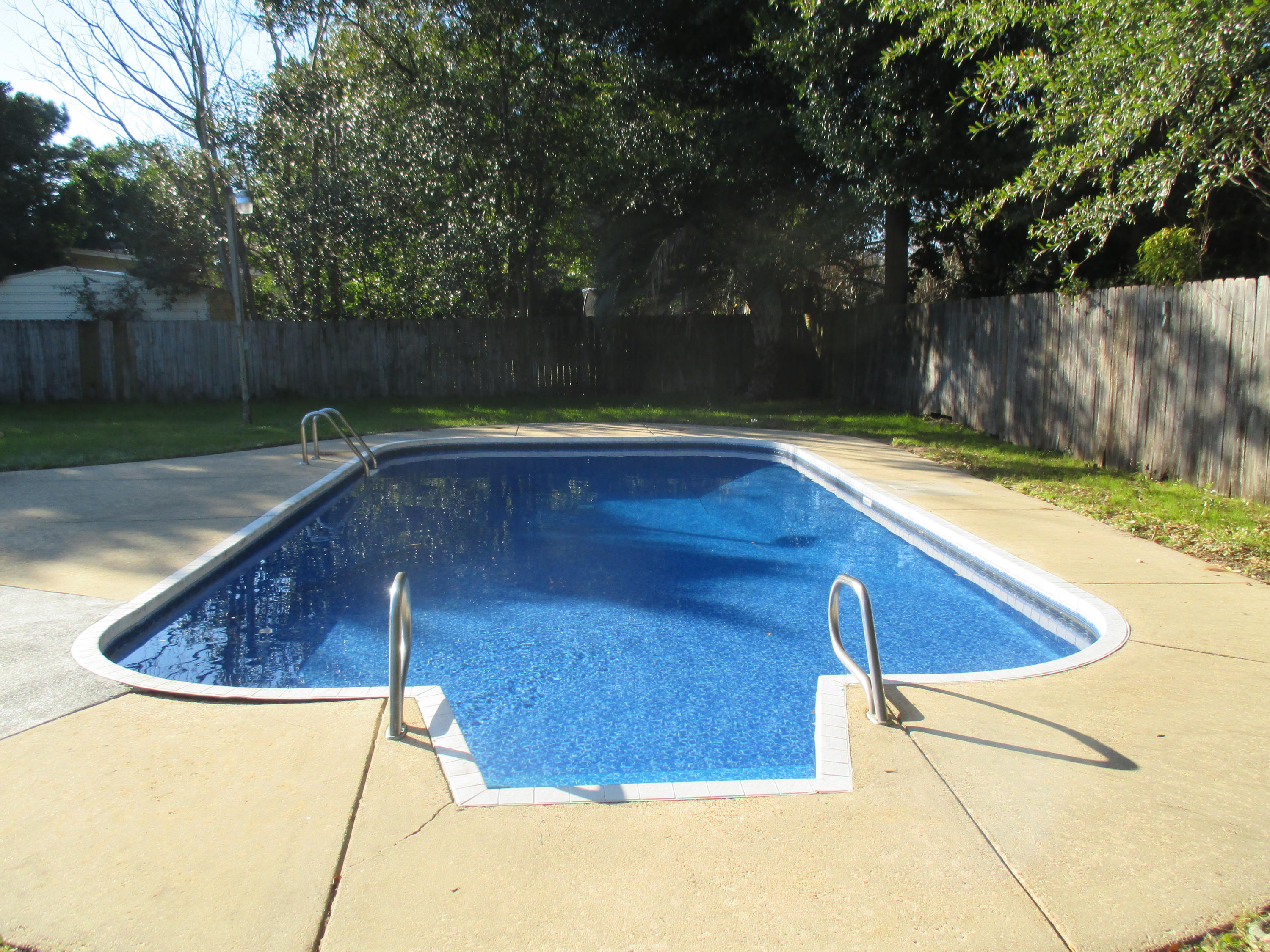 BAYOU POQUITO S/D LOT 14 BLK 12 - Residential