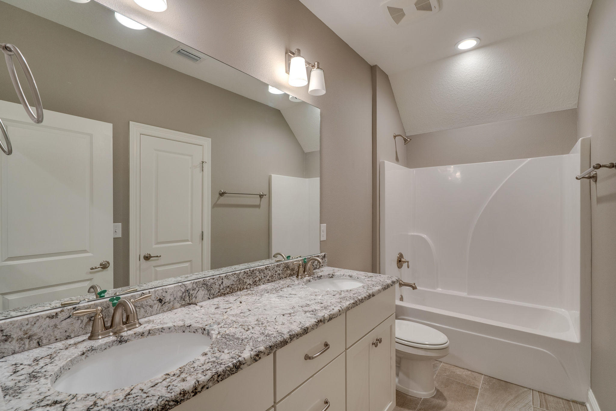 HERITAGE MANOR - Residential