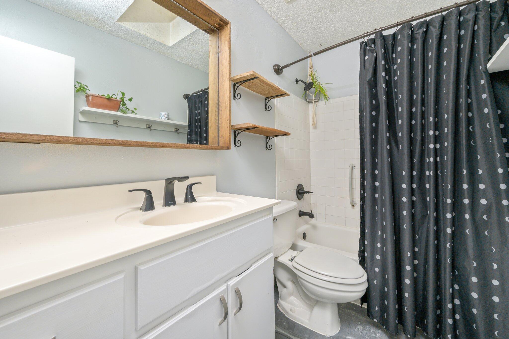 HOLLYROD PARK PH 2 - Residential