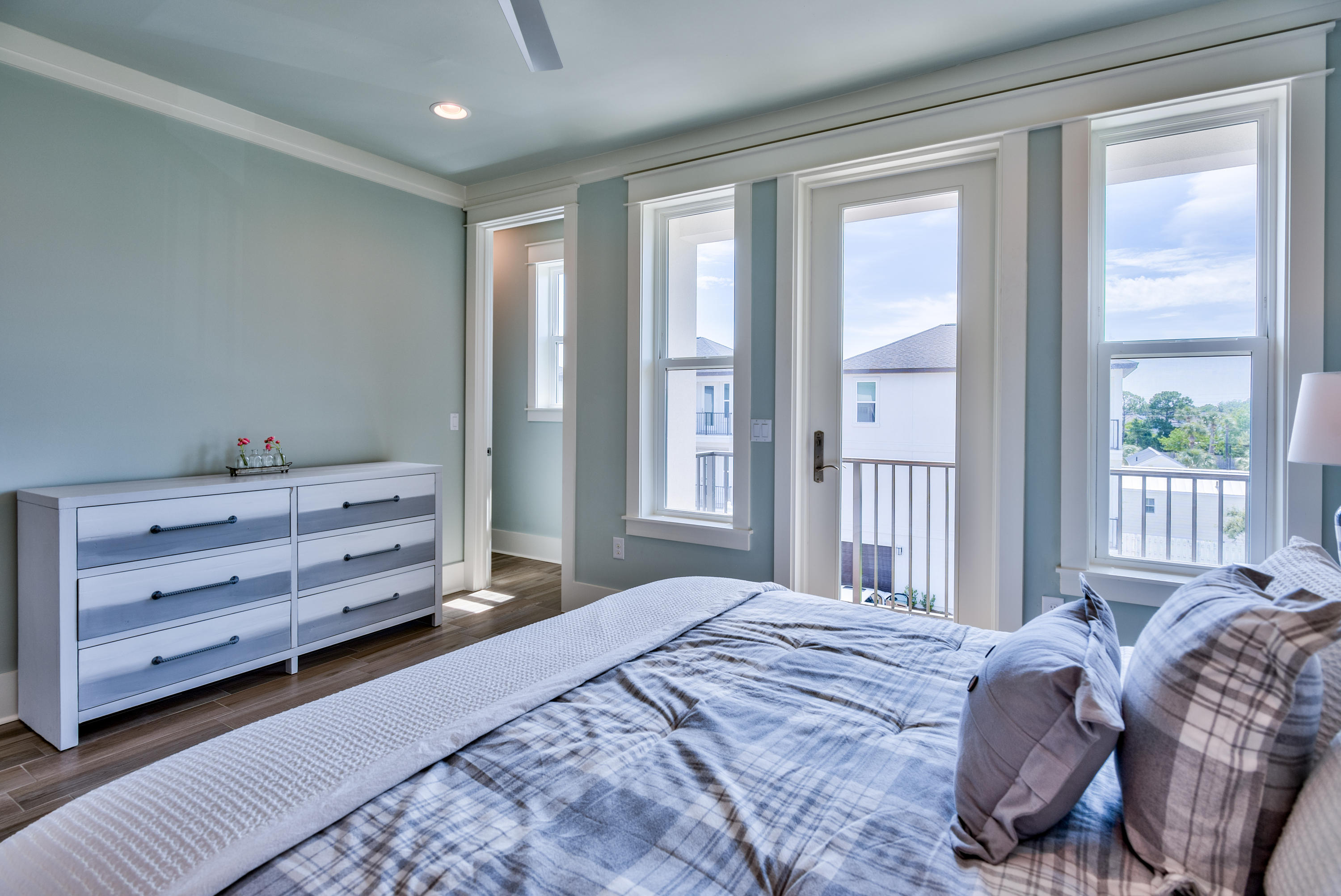 HIDDEN PALMS - Residential