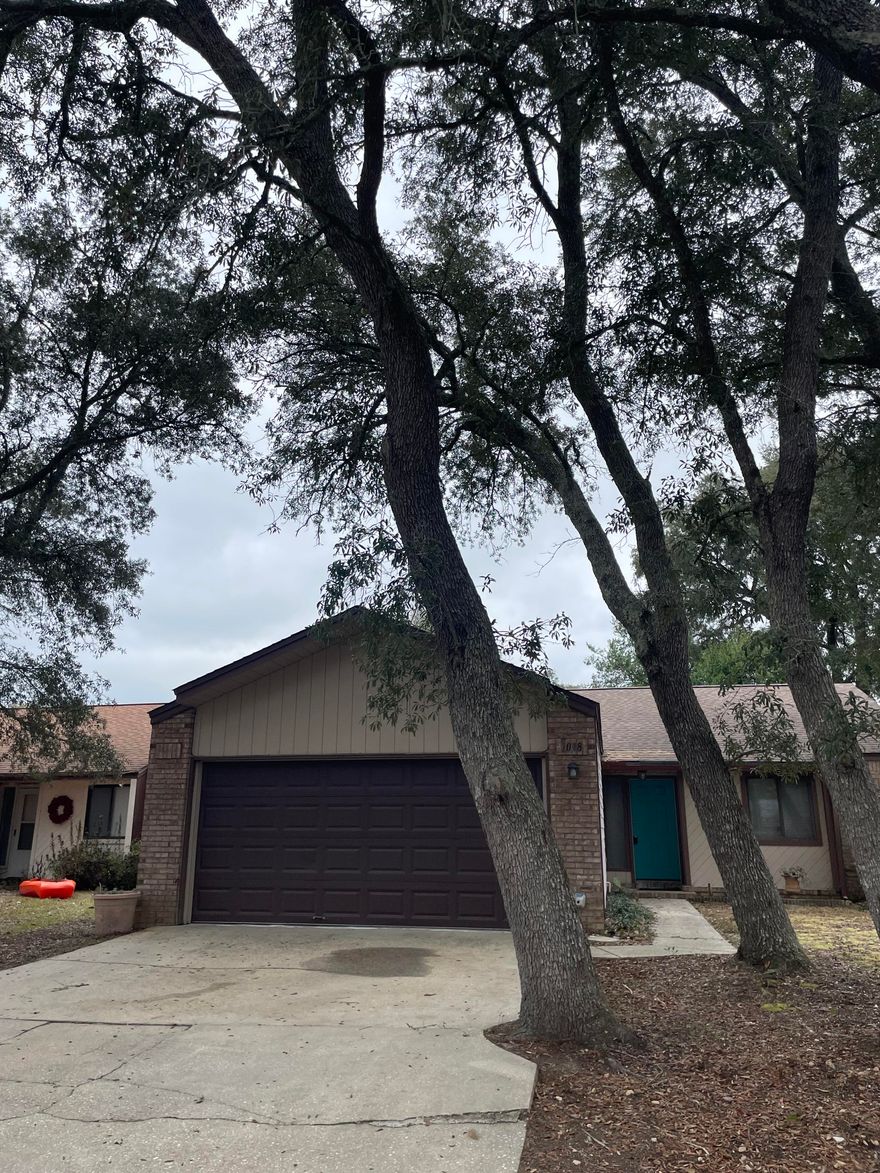 Home in the heart of Niceville.  2 bedrooms and 2 full bathrooms.  Kitchen with refrigerator, stove/oven, dishwasher & microwave.  Living room features a fireplace.Privacy fenced in back yard.  Covered patio and auto garage door opener.Conveniently located to schools, dining and shopping.