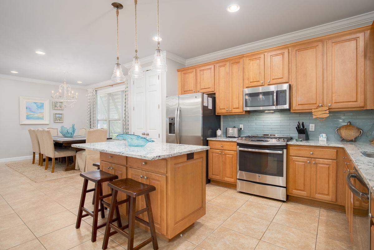 CRYSTAL LAKE PHASE II - Residential