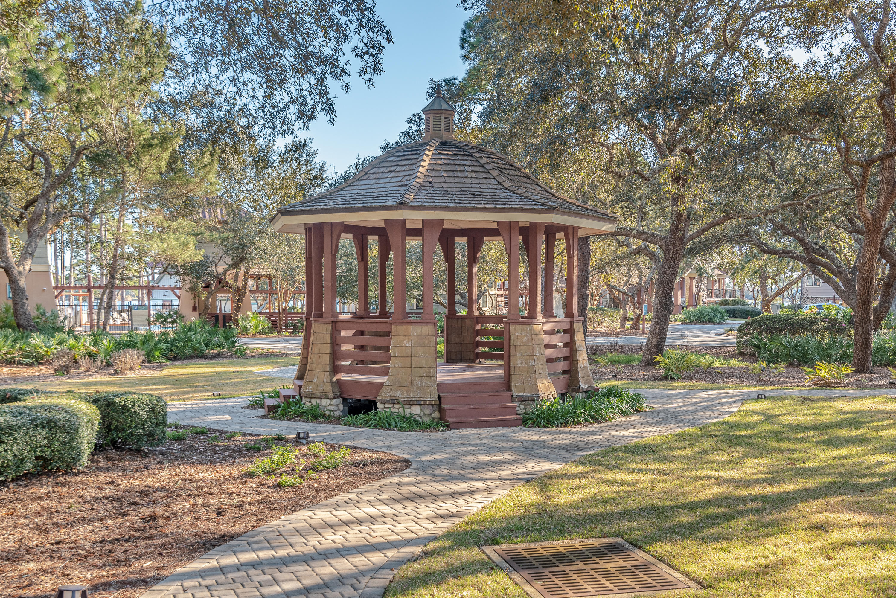 WILD HERON - Residential