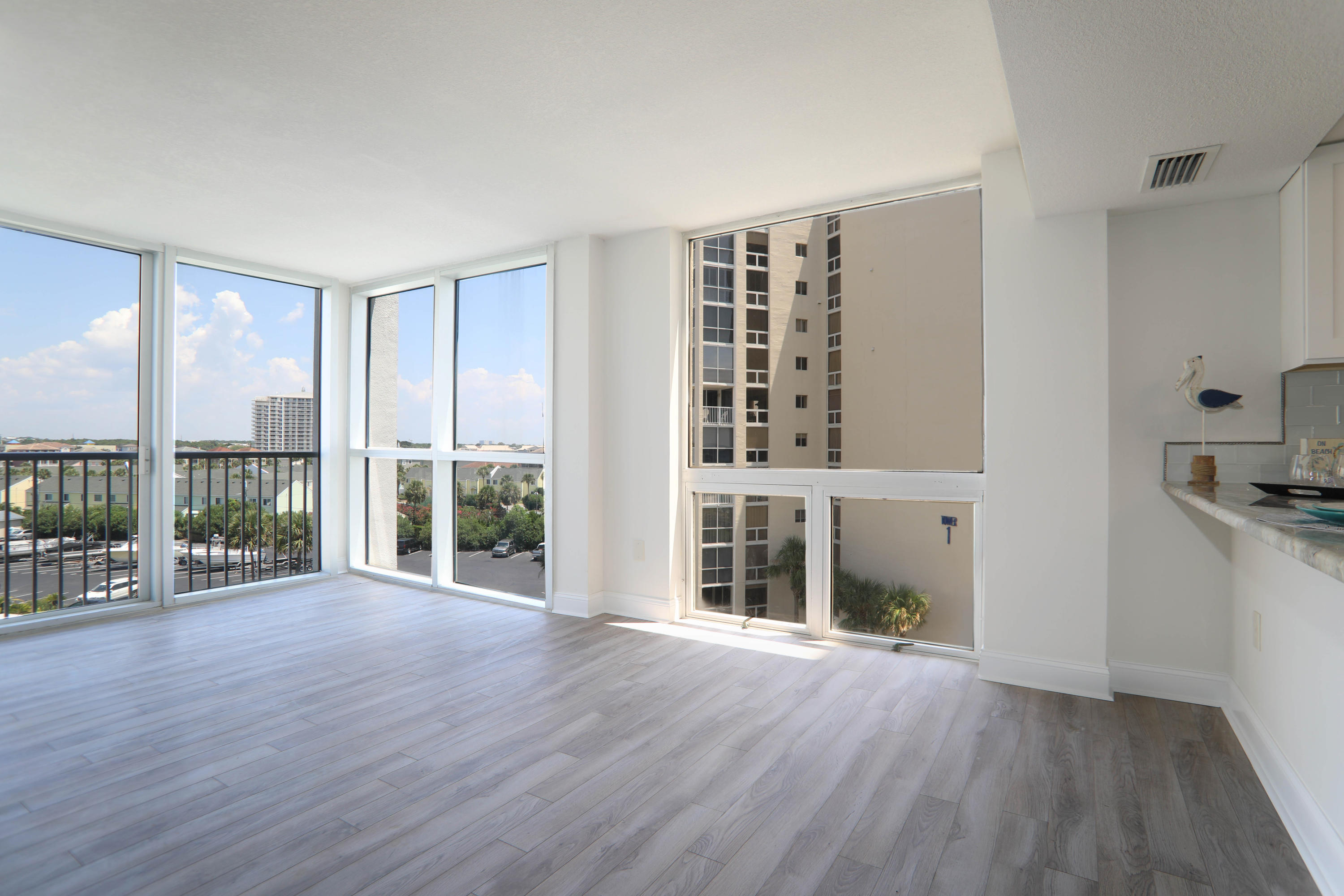 SHORELINE TOWERS 2 - Residential