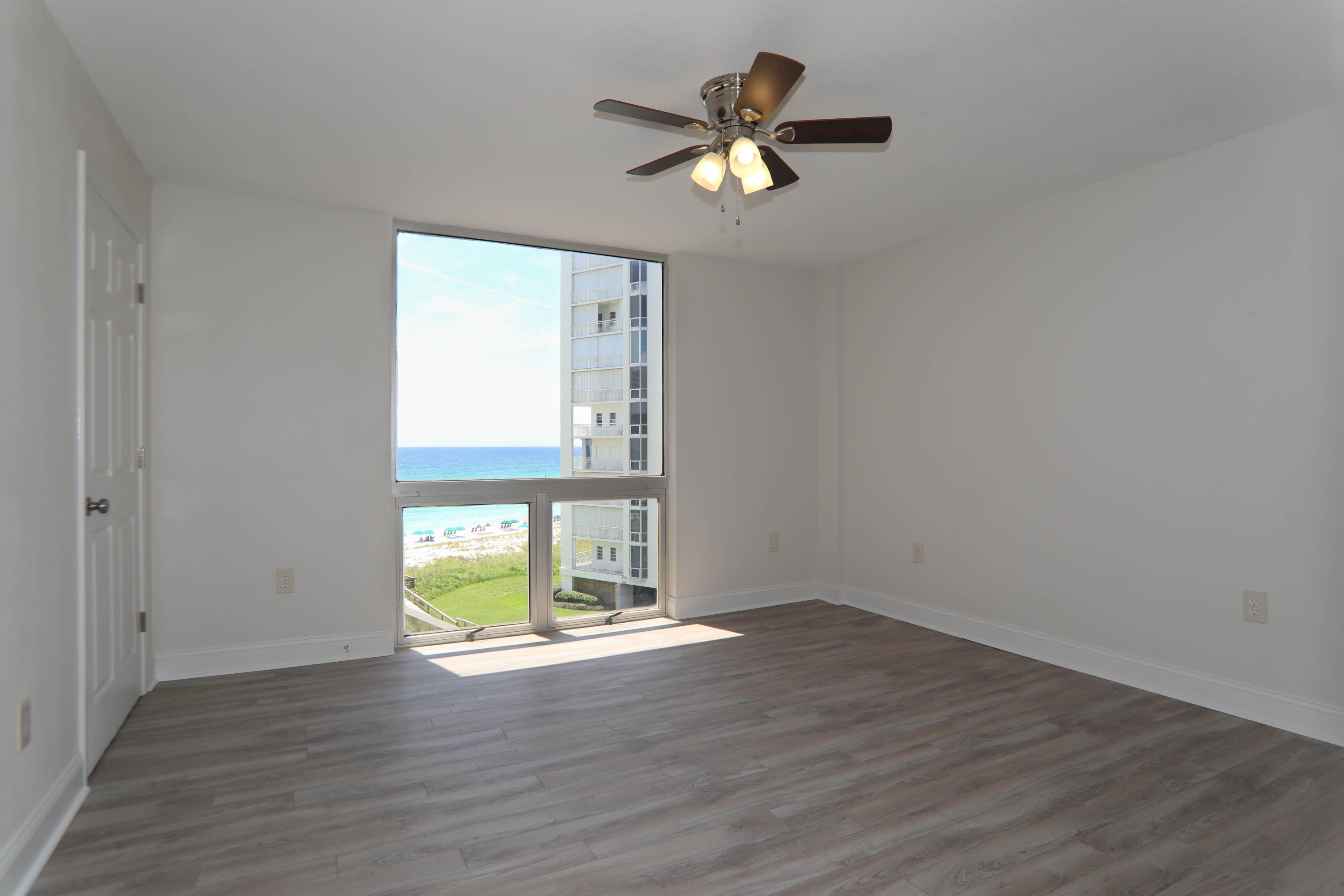 SHORELINE TOWERS 2 - Residential