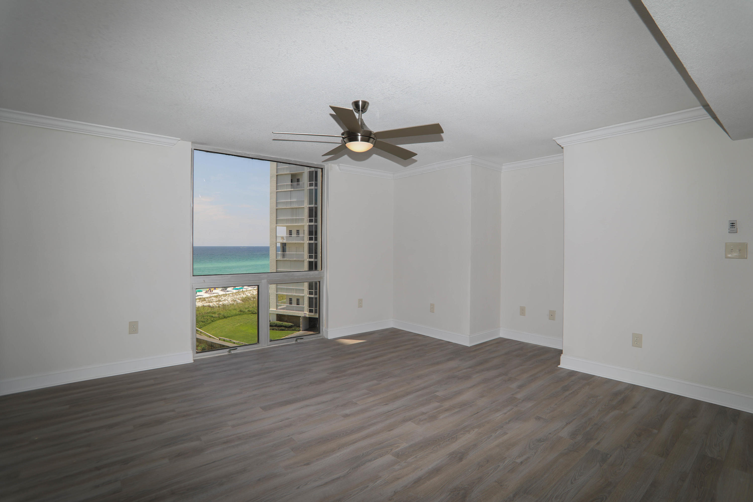 SHORELINE TOWERS 2 - Residential