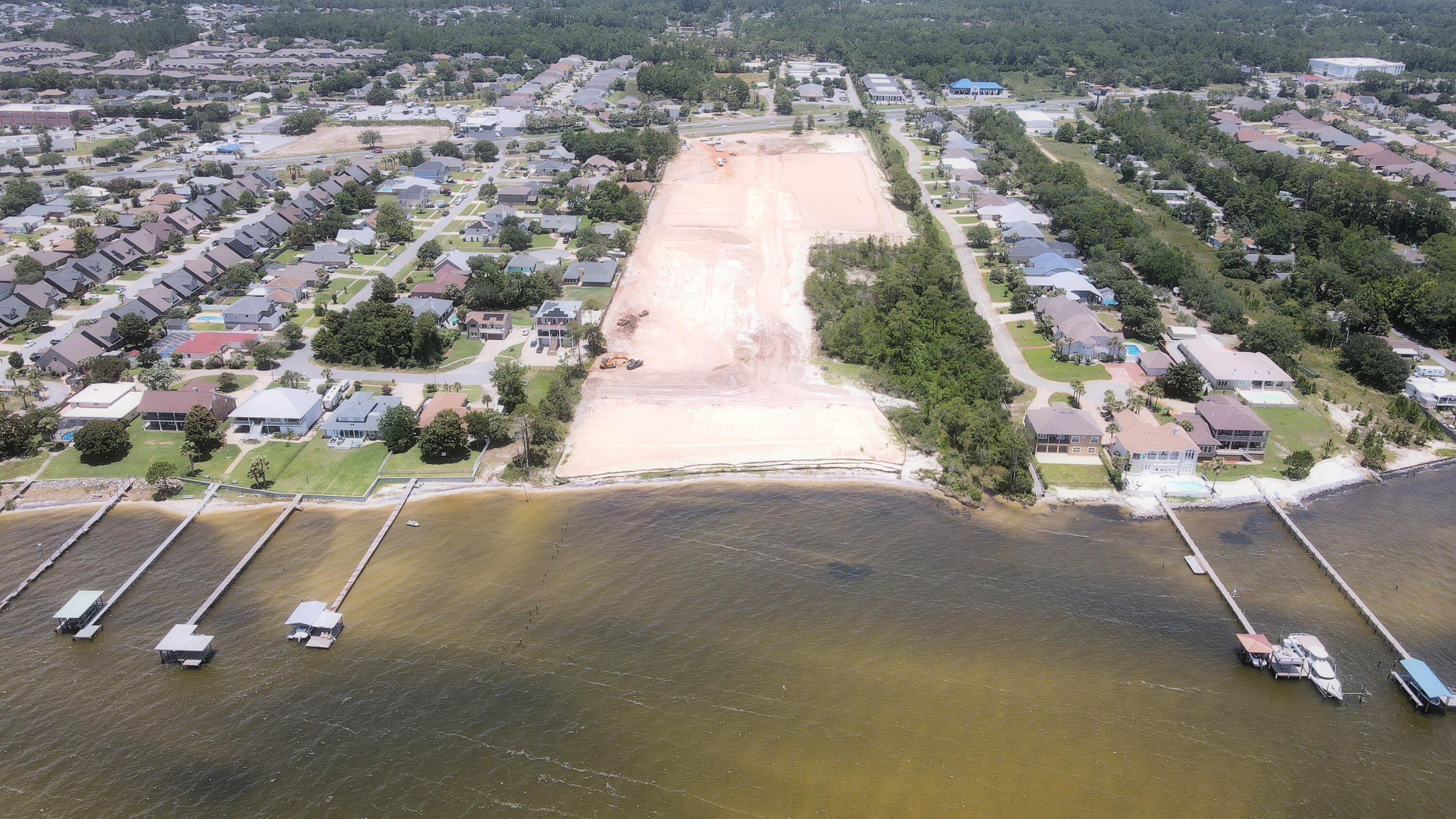 Welcome to Wild Heron - a coastal living community located in beautiful Navarre, Florida. Thisnewly developed gated community features 35 individual home sites boasting seven brand newfloorplans inspired by the timeless aesthetic of classic shingle style homes up and down theAmerican coast. Community features will include gate access, mail room. 'Pool Park' pavilion,'Shore Park' beach access and dock, rear-loaded garages, community landscaping, sidewalksand street lighting.