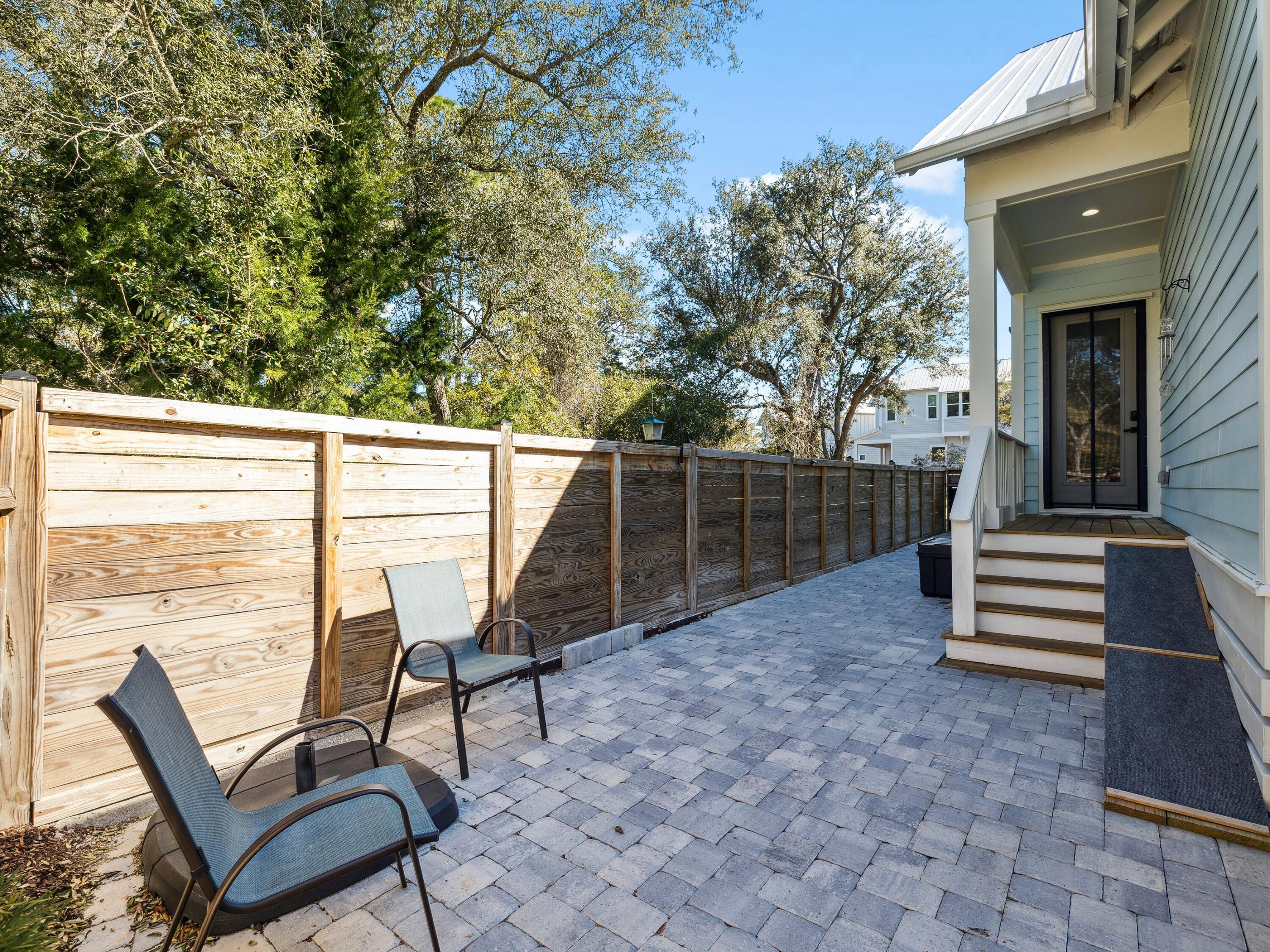 HIDDEN GROVE - Residential