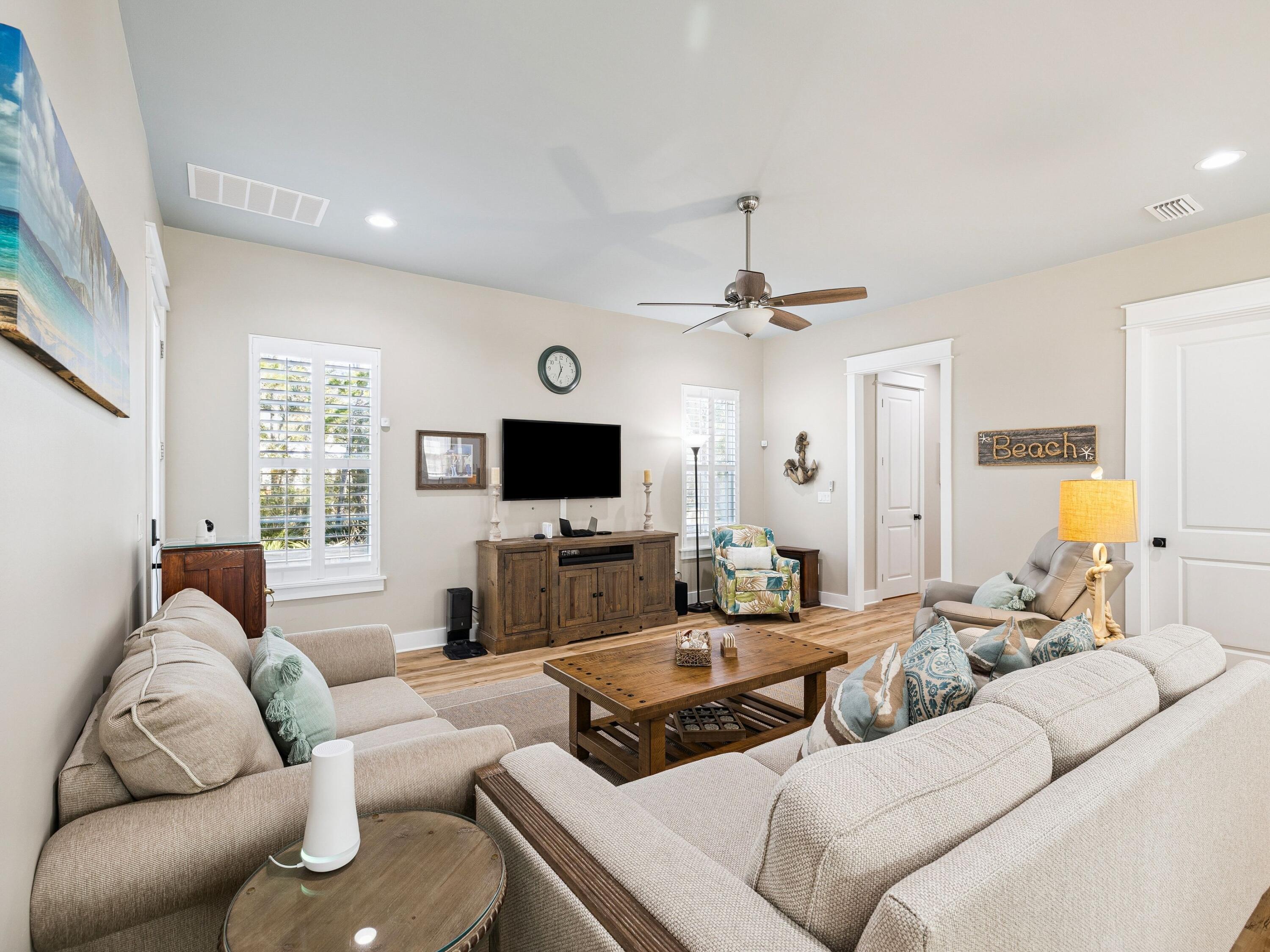 HIDDEN GROVE - Residential