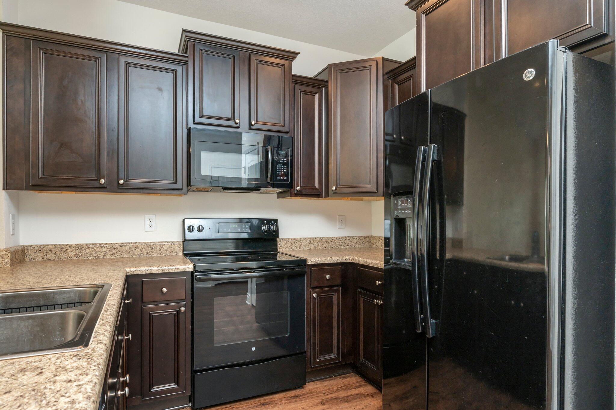 IRON HORSE T/H PH 1 - Residential Lease