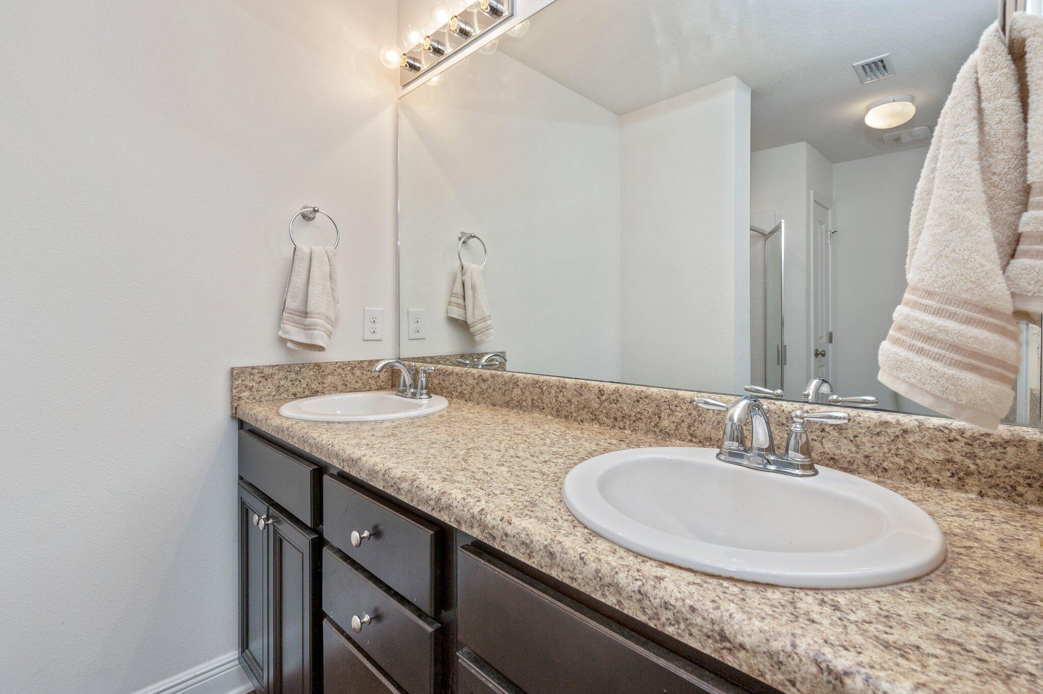 IRON HORSE T/H PH 1 - Residential Lease