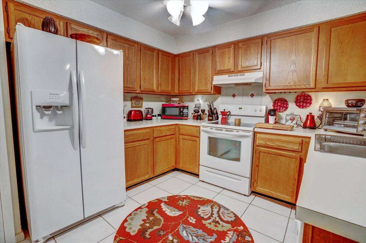 GARDEN OAKS CONDO - Residential