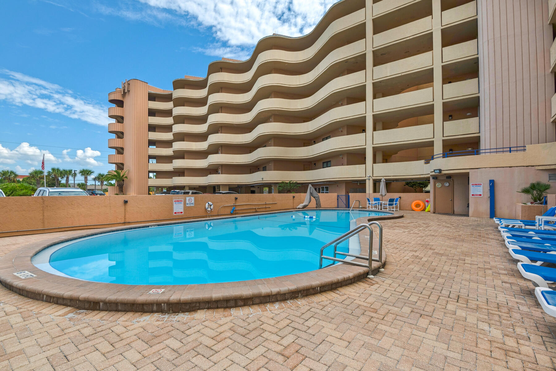 NAUTILUS CONDO - Residential