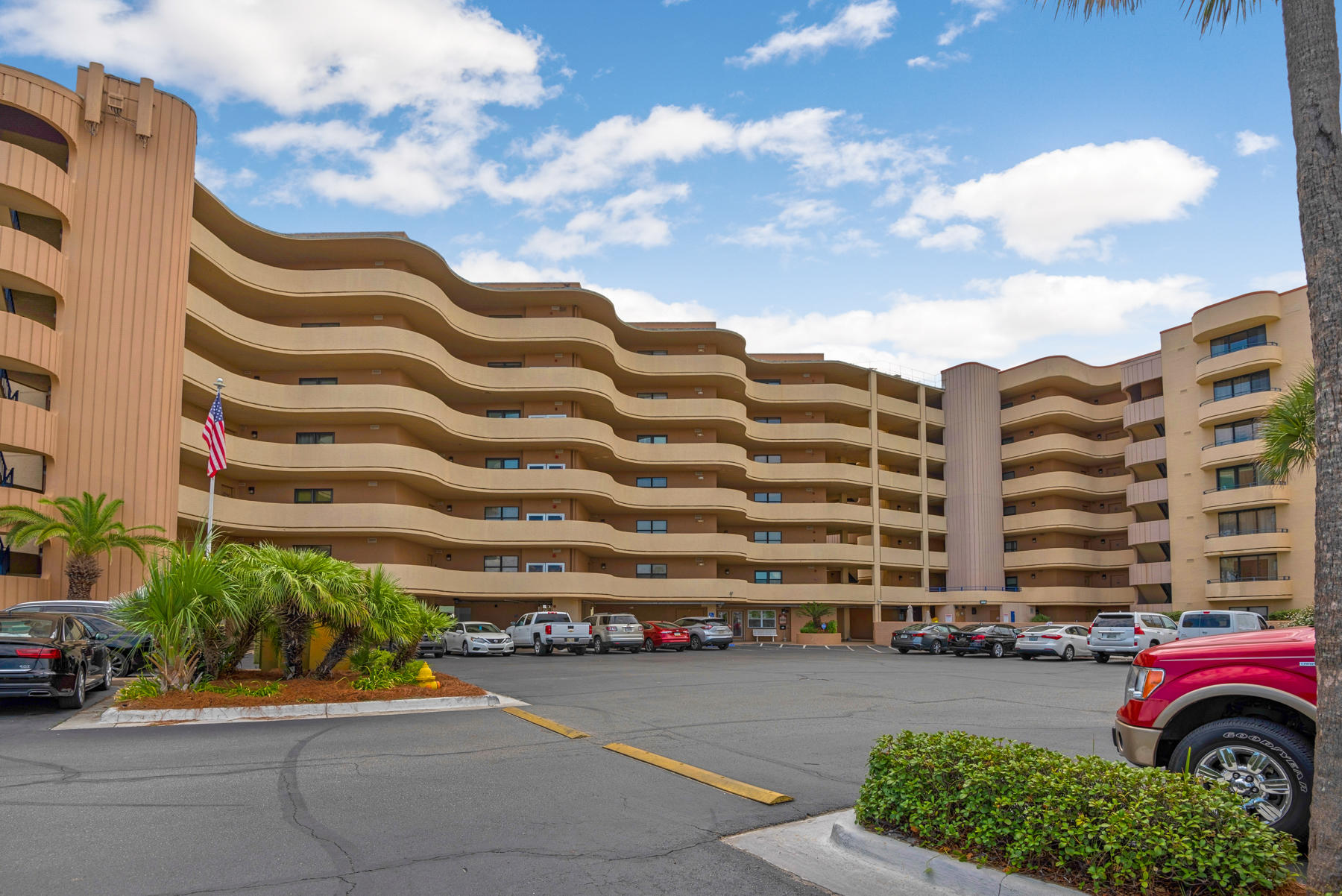 NAUTILUS CONDO - Residential