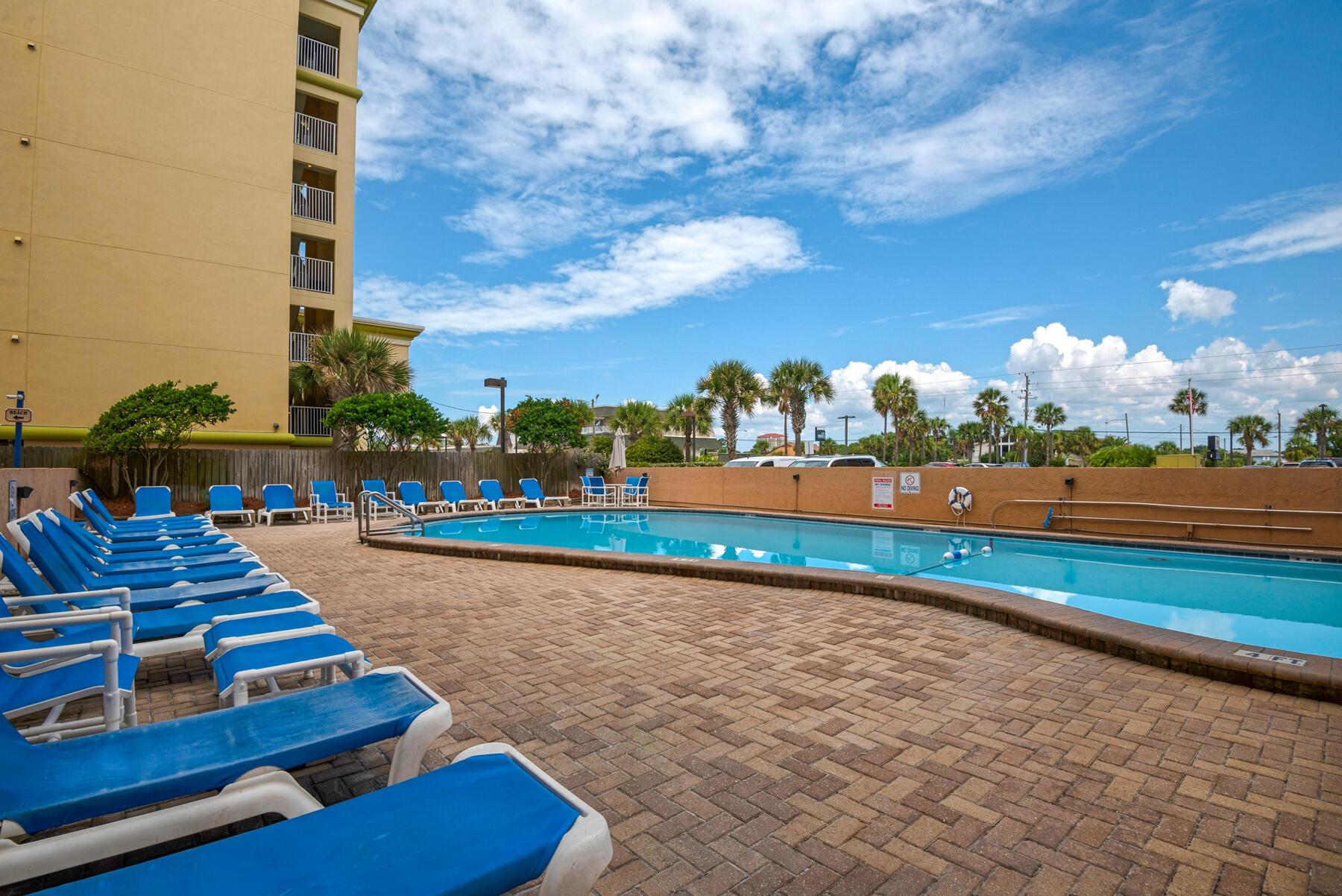 NAUTILUS CONDO - Residential