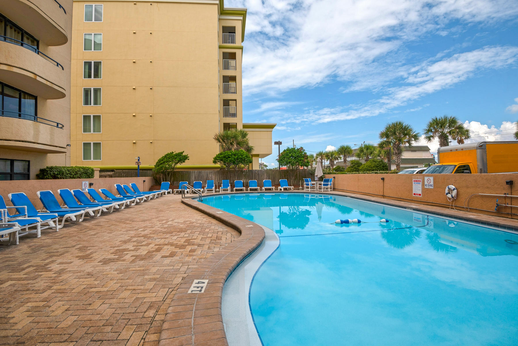 NAUTILUS CONDO - Residential