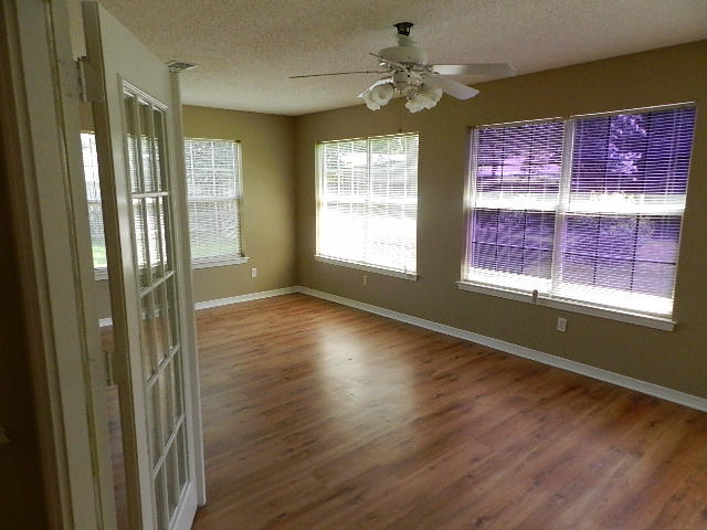 COUNTRY BREEZE ESTATES - Residential