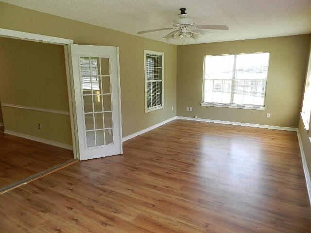 COUNTRY BREEZE ESTATES - Residential