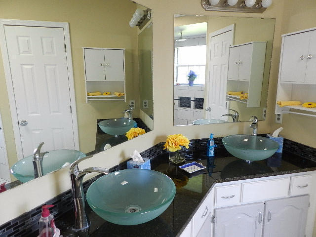 COUNTRY BREEZE ESTATES - Residential