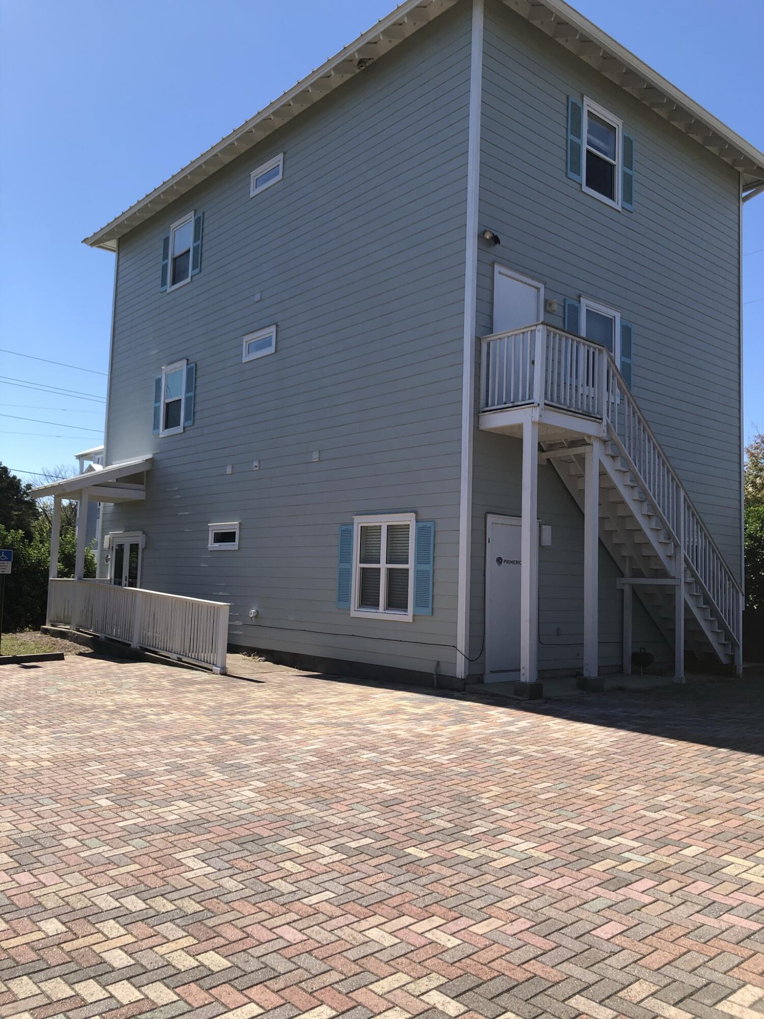 Private Residences on 2nd and 3rd floors - Residential Lease