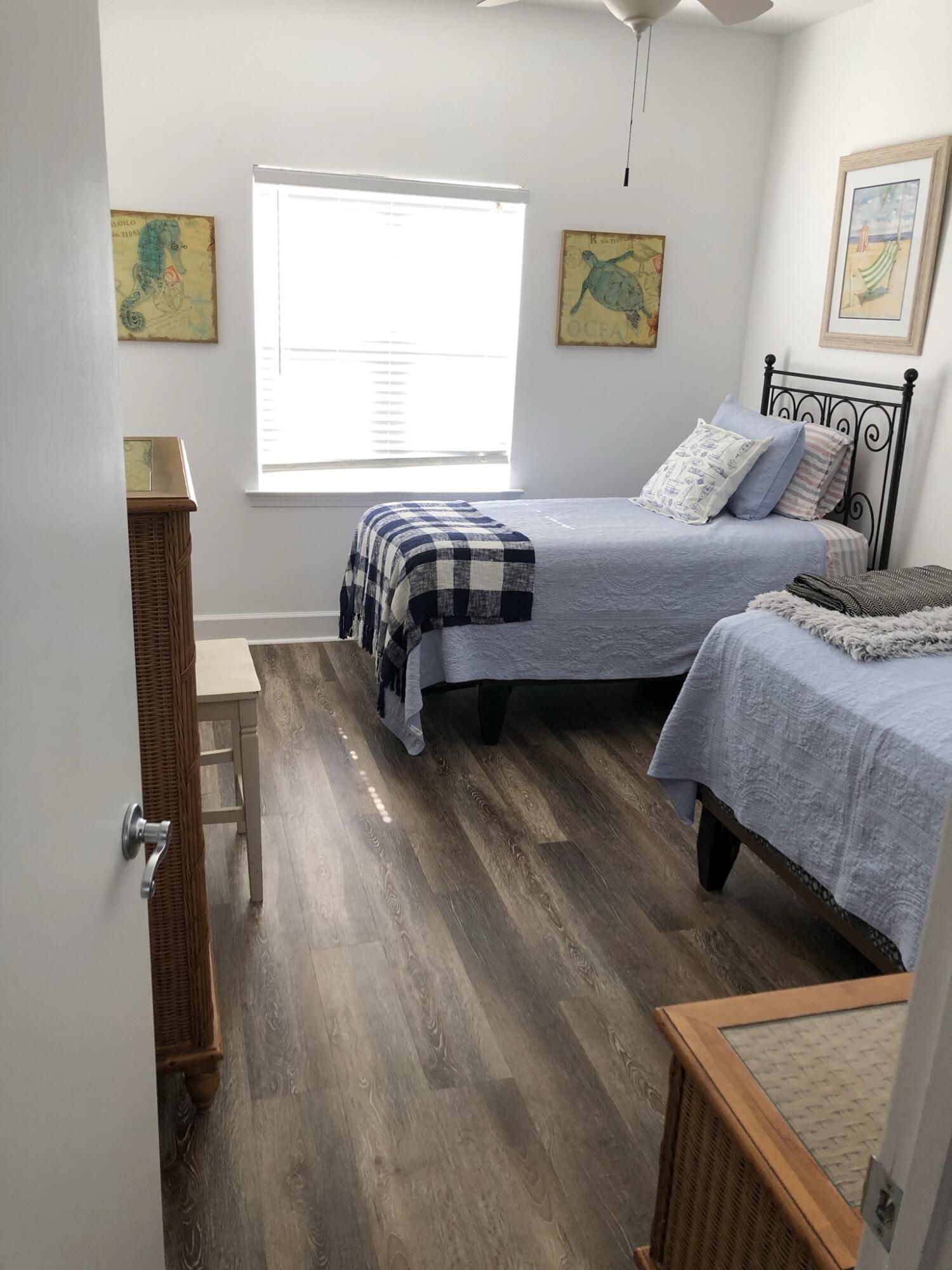 Private Residences on 2nd and 3rd floors - Residential Lease