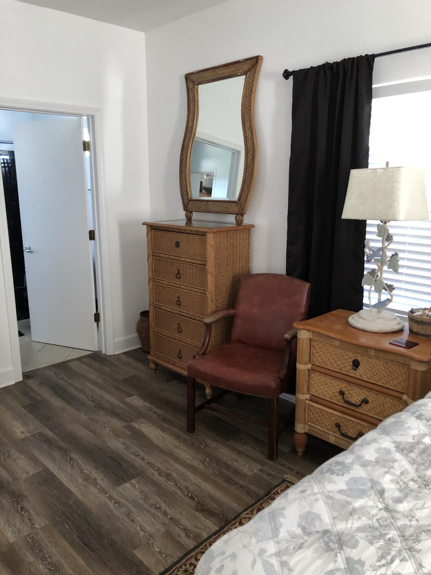 Private Residences on 2nd and 3rd floors - Residential Lease