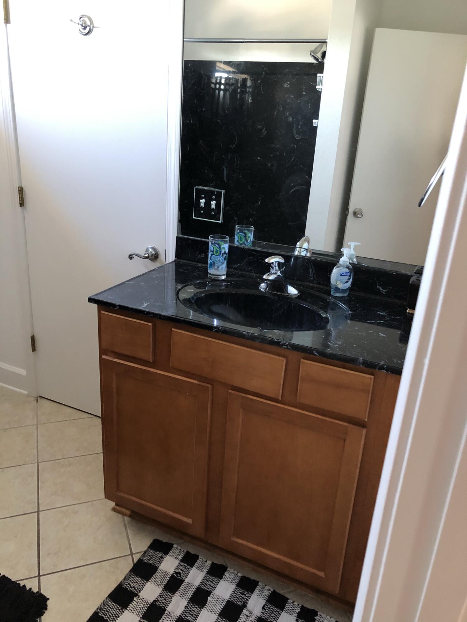 Private Residences on 2nd and 3rd floors - Residential Lease