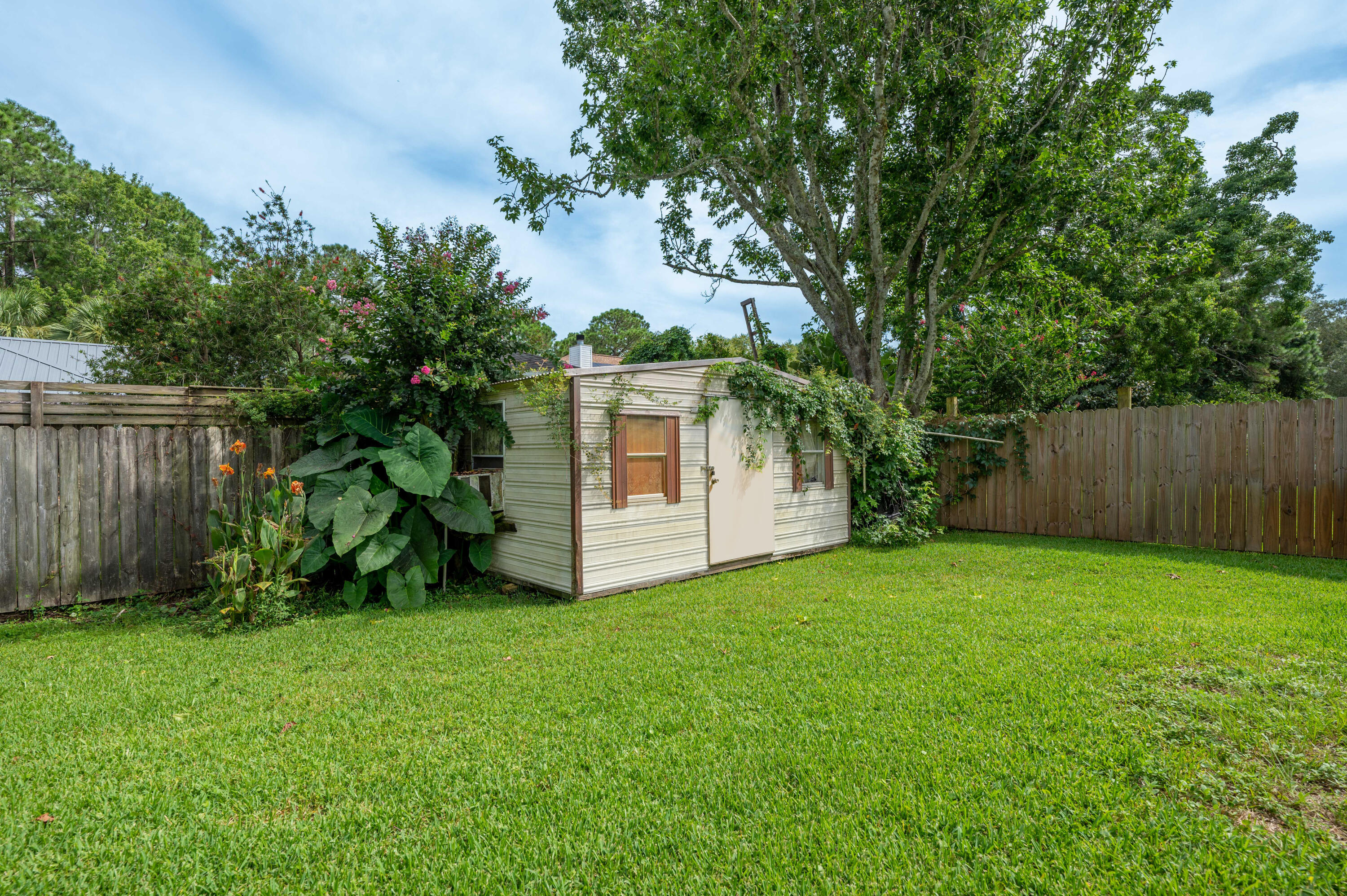 BAYVIEW MANOR 1ST ADDN - Residential