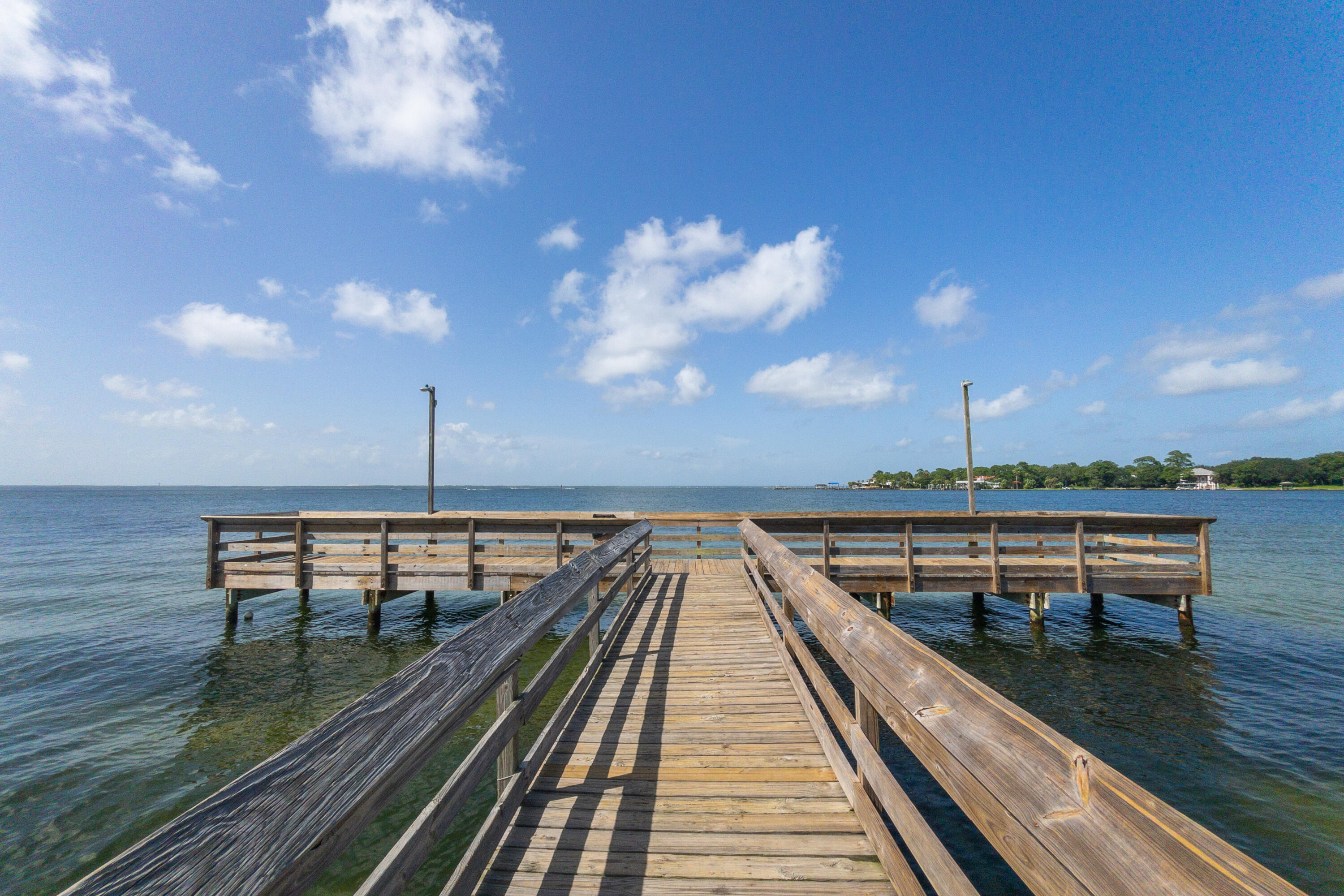 BAYVIEW MANOR 1ST ADDN - Residential