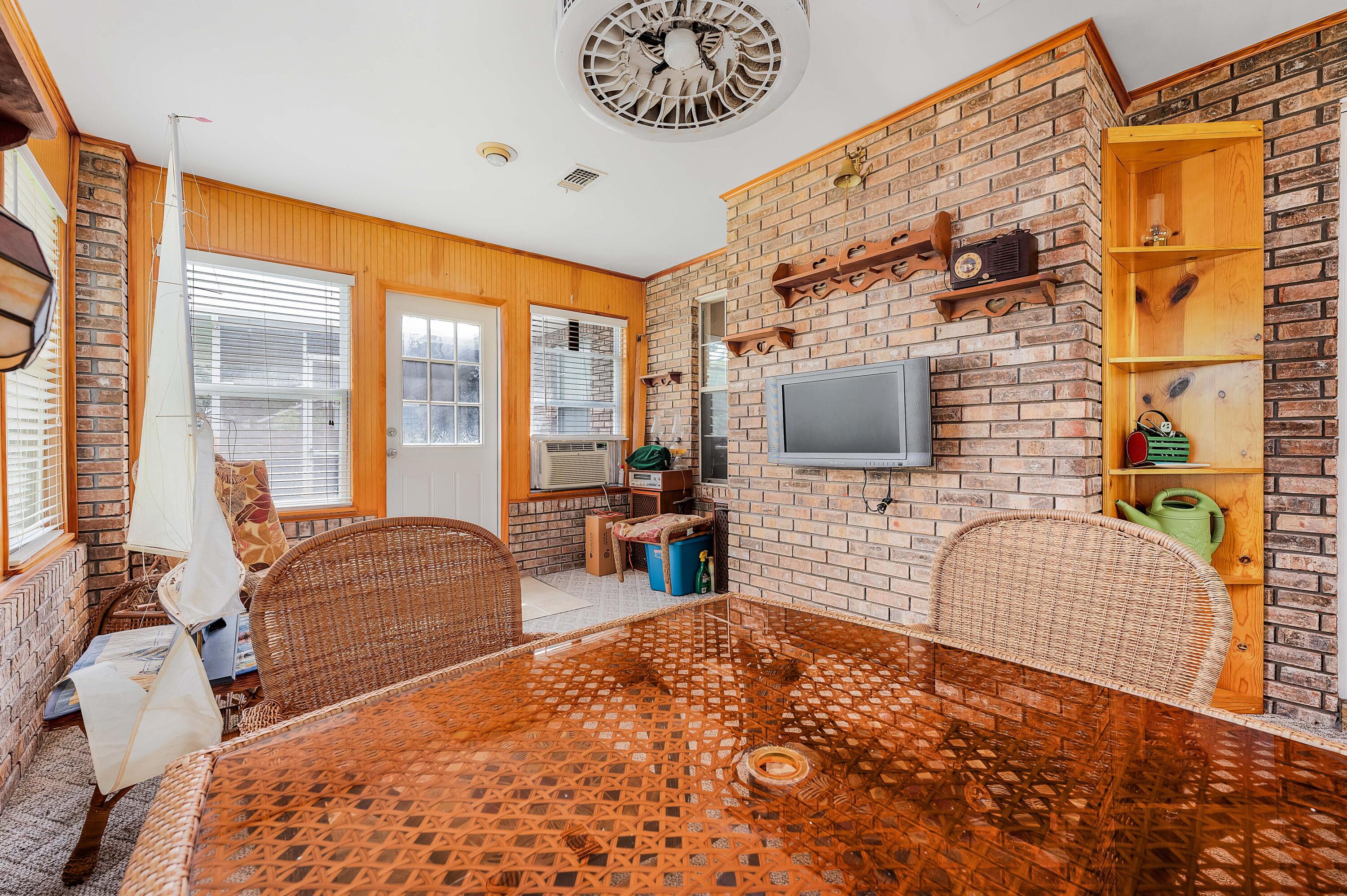 BAYVIEW MANOR 1ST ADDN - Residential