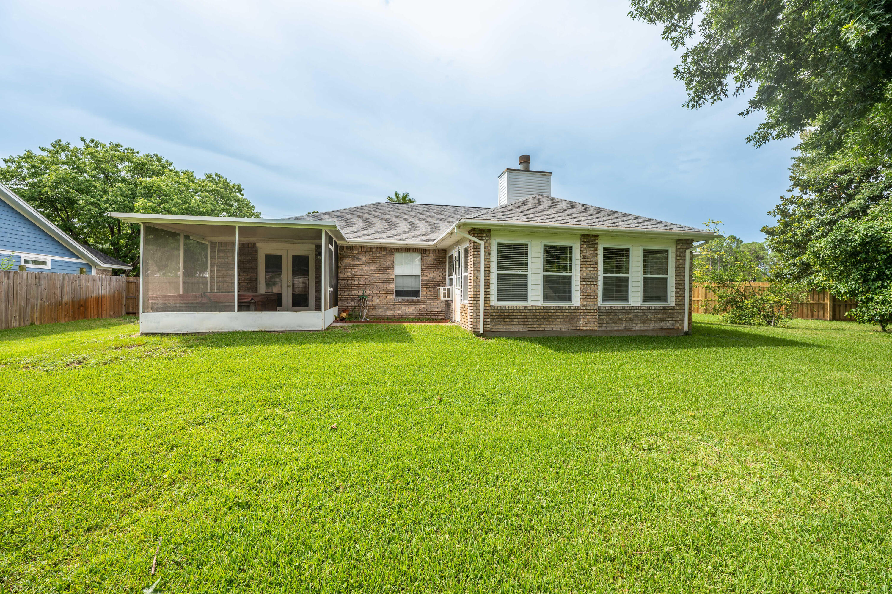 BAYVIEW MANOR 1ST ADDN - Residential