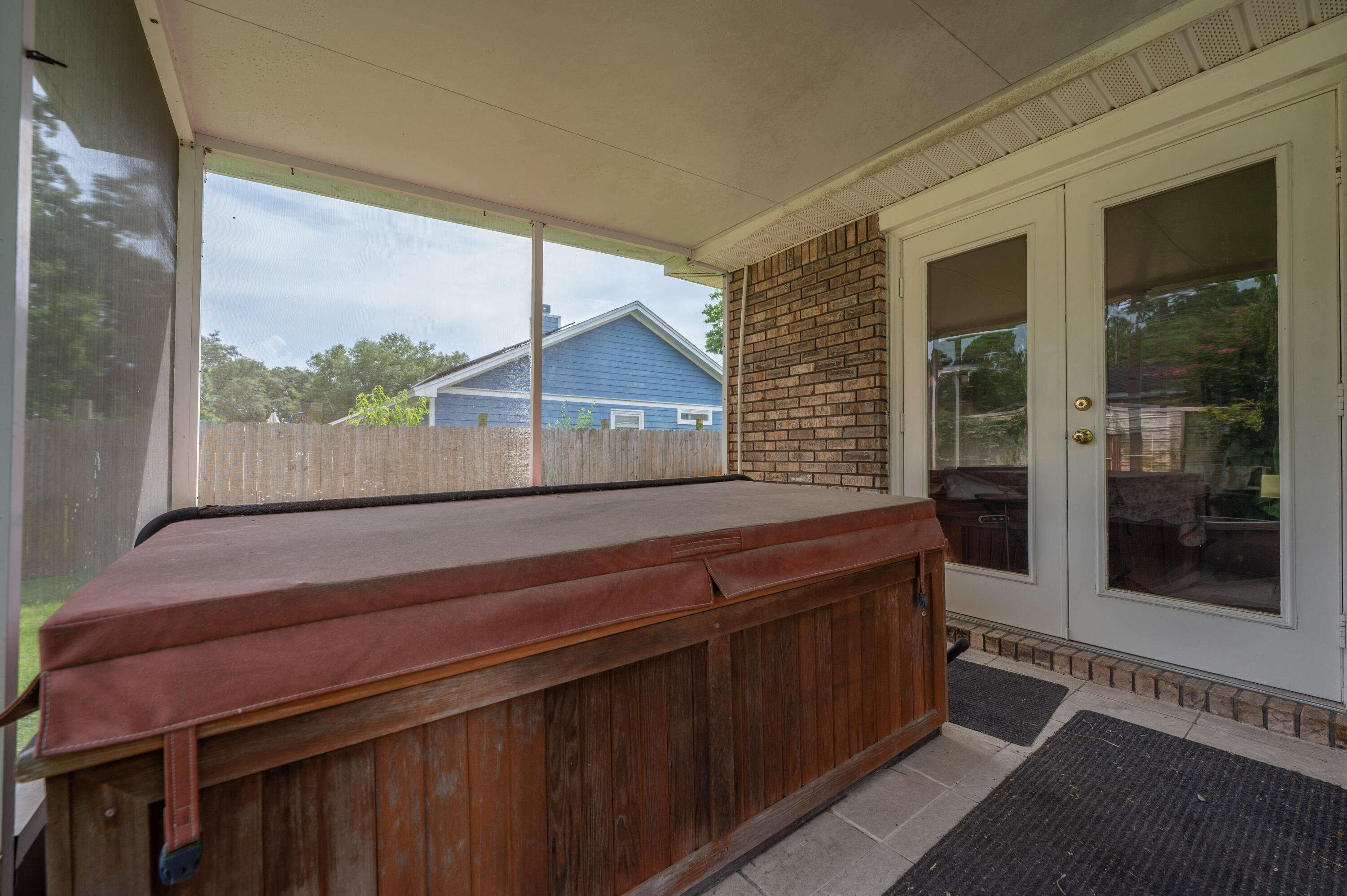 BAYVIEW MANOR 1ST ADDN - Residential