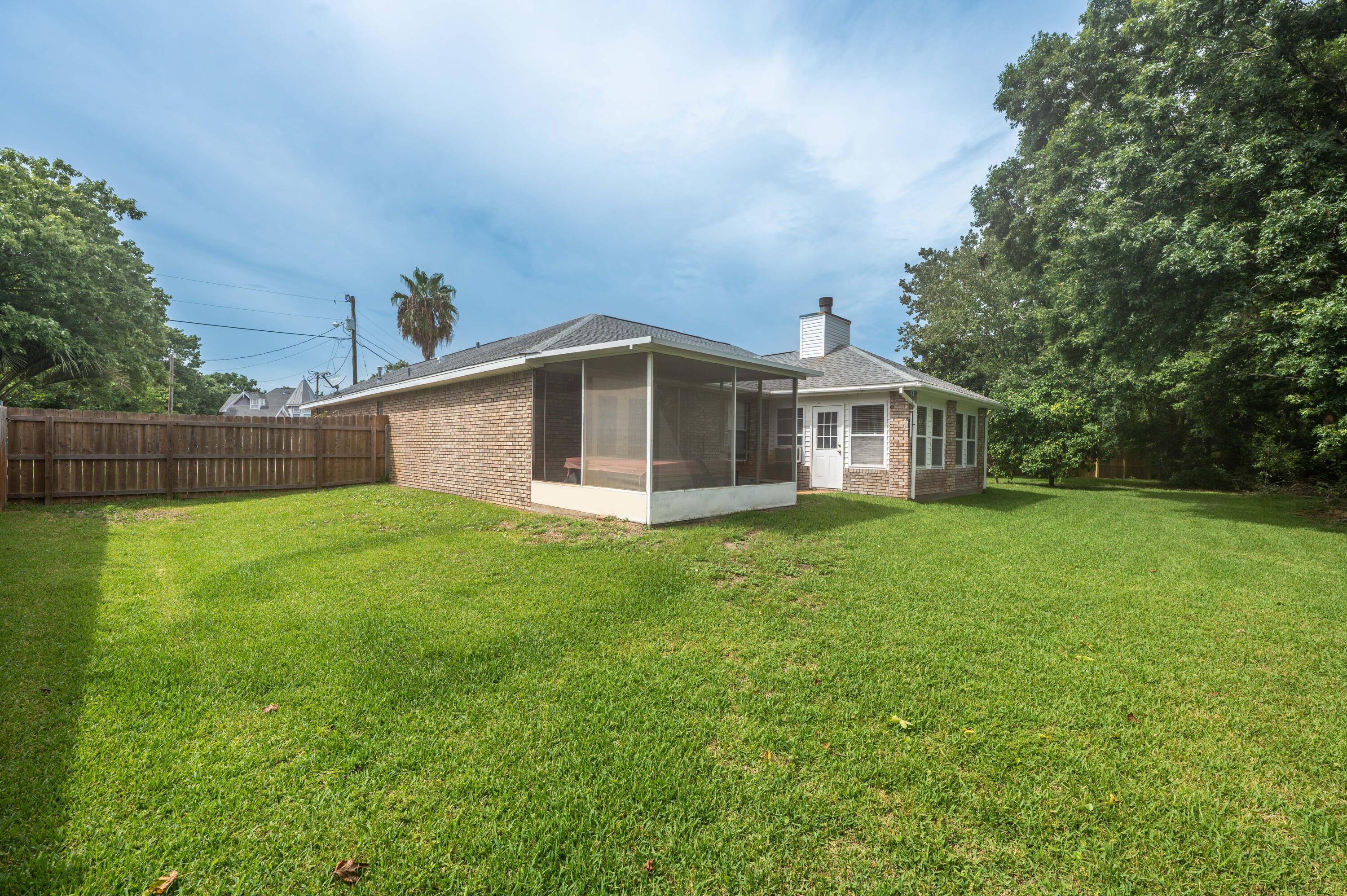 BAYVIEW MANOR 1ST ADDN - Residential