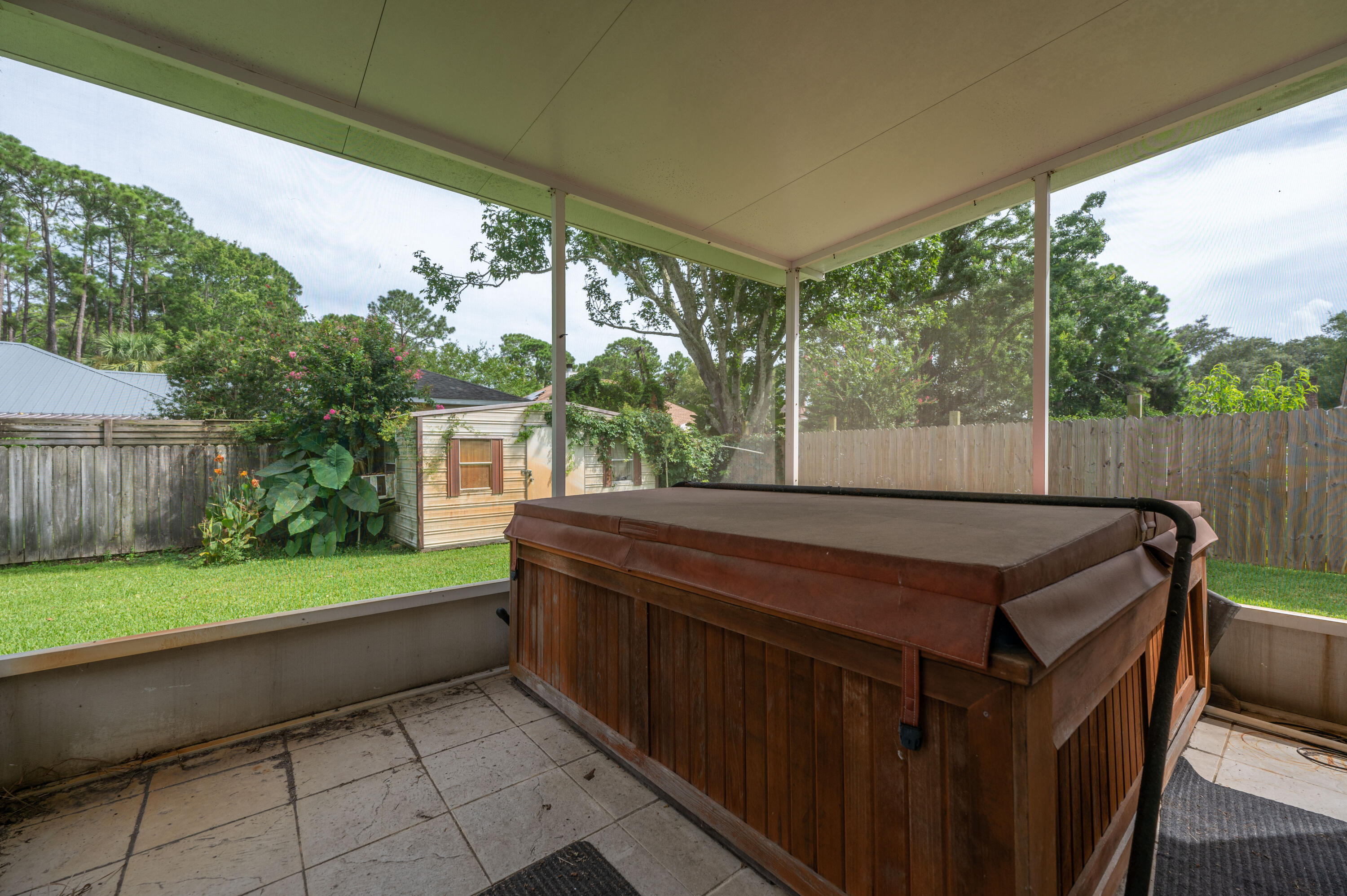 BAYVIEW MANOR 1ST ADDN - Residential