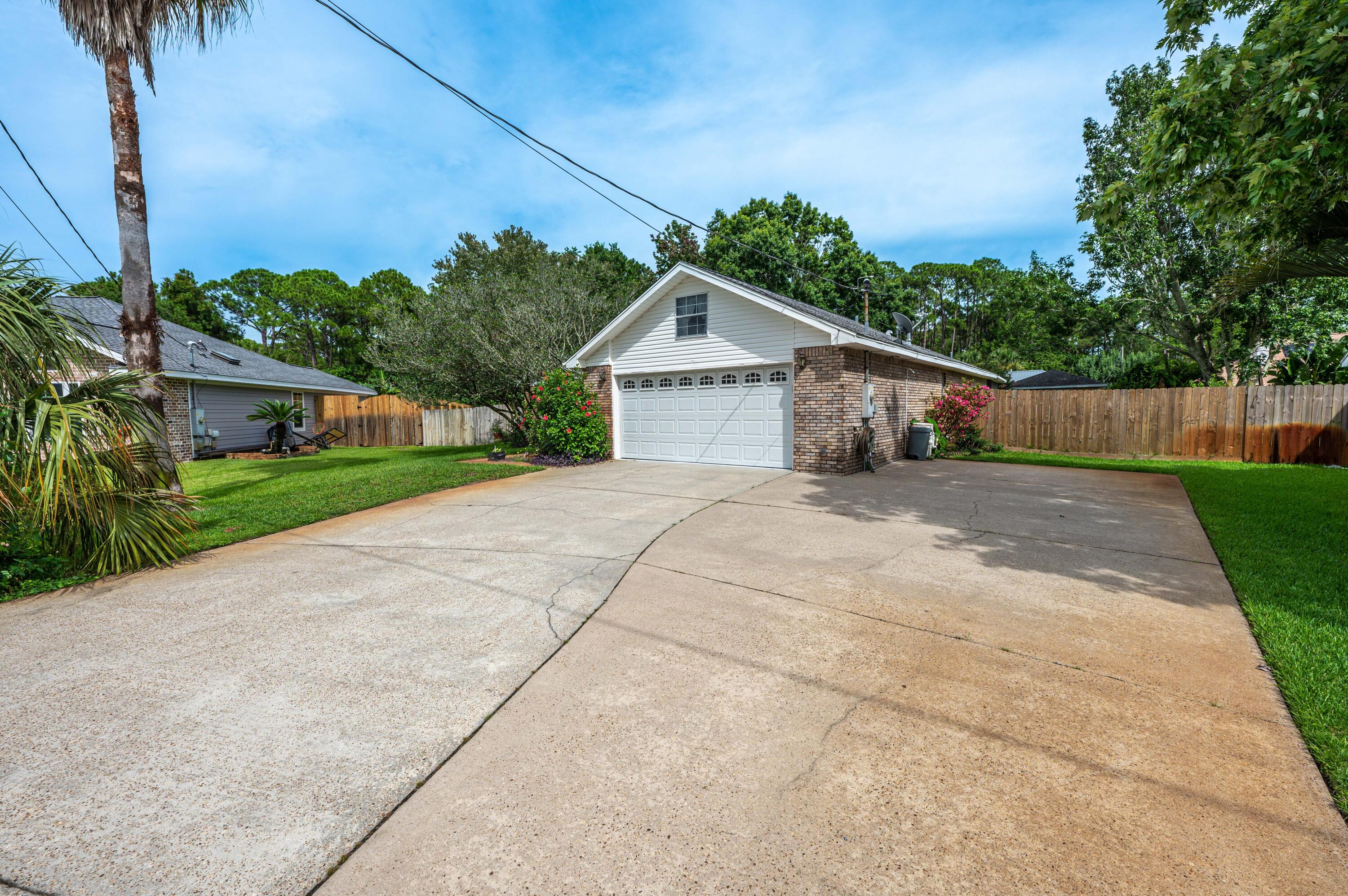 BAYVIEW MANOR 1ST ADDN - Residential