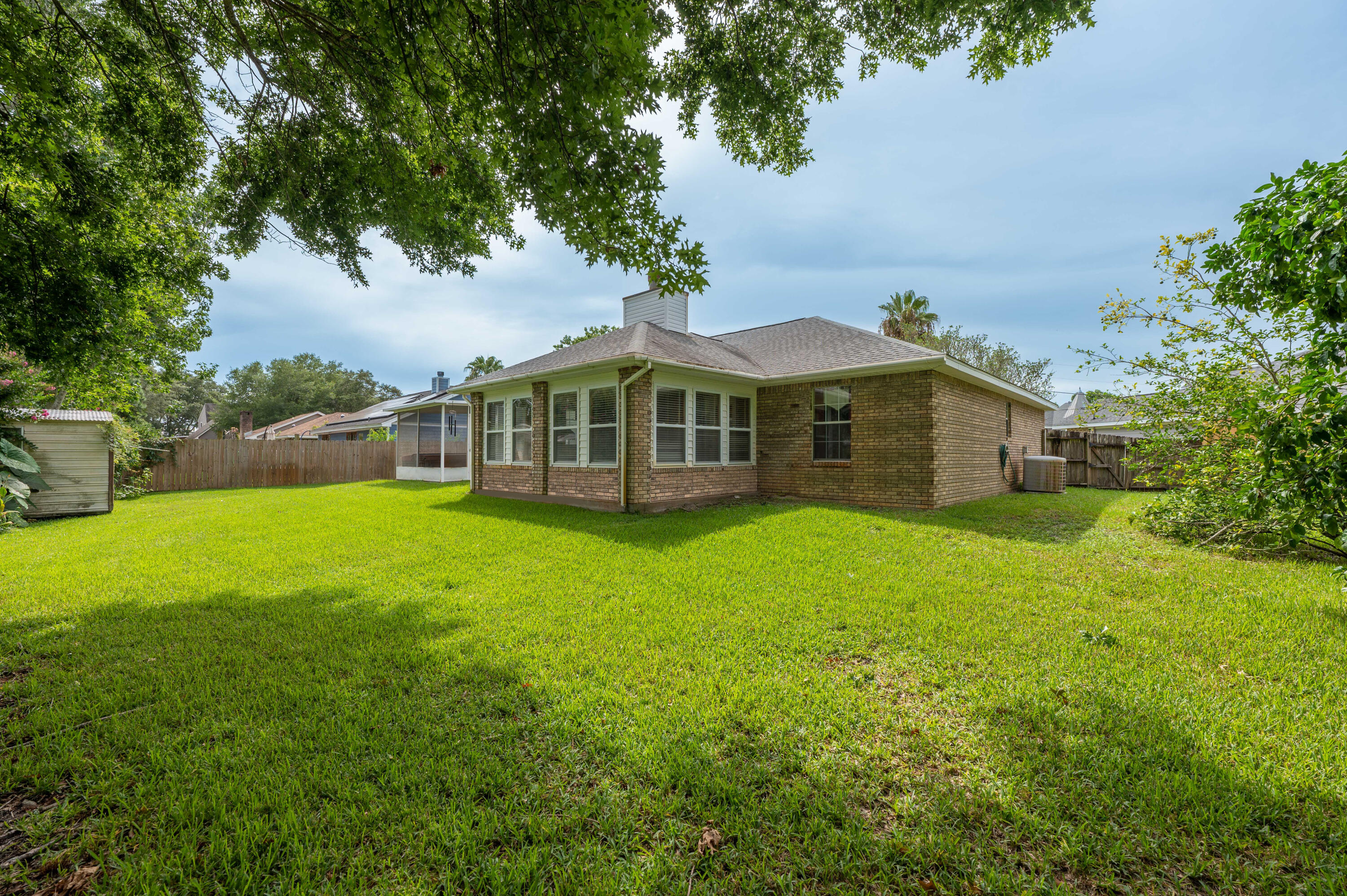 BAYVIEW MANOR 1ST ADDN - Residential