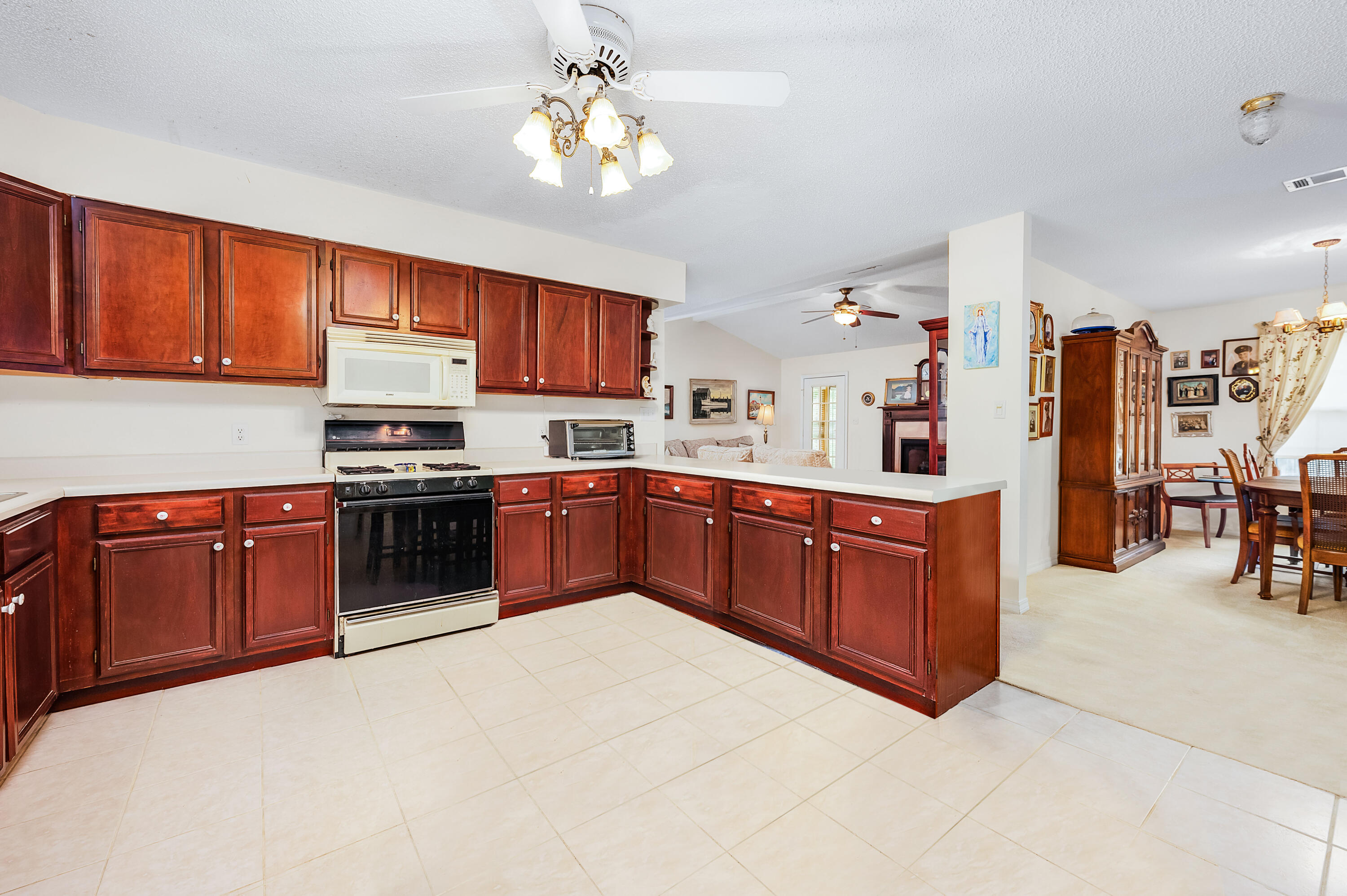 BAYVIEW MANOR 1ST ADDN - Residential