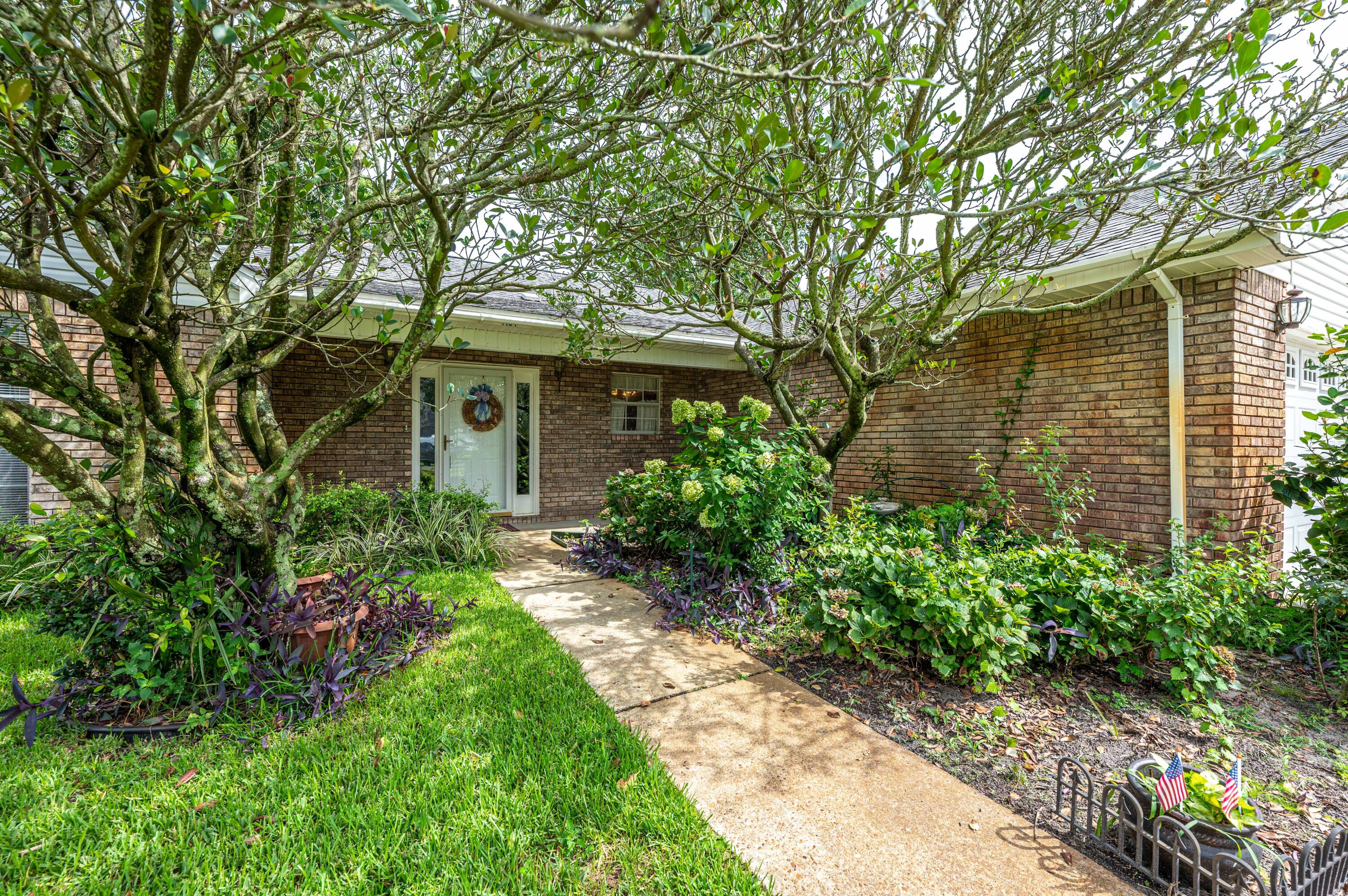 BAYVIEW MANOR 1ST ADDN - Residential