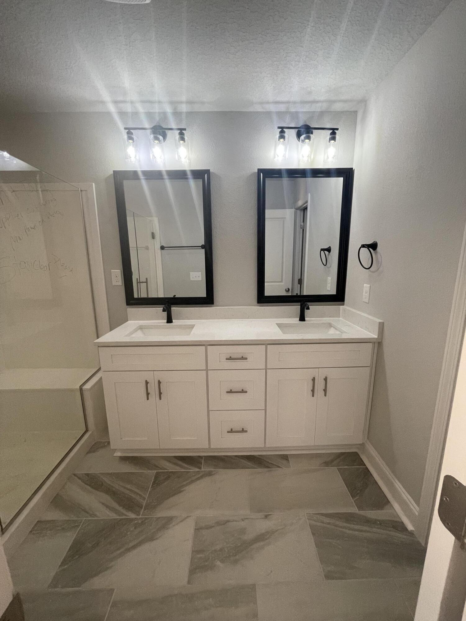 CRESCENT SHORES - Residential