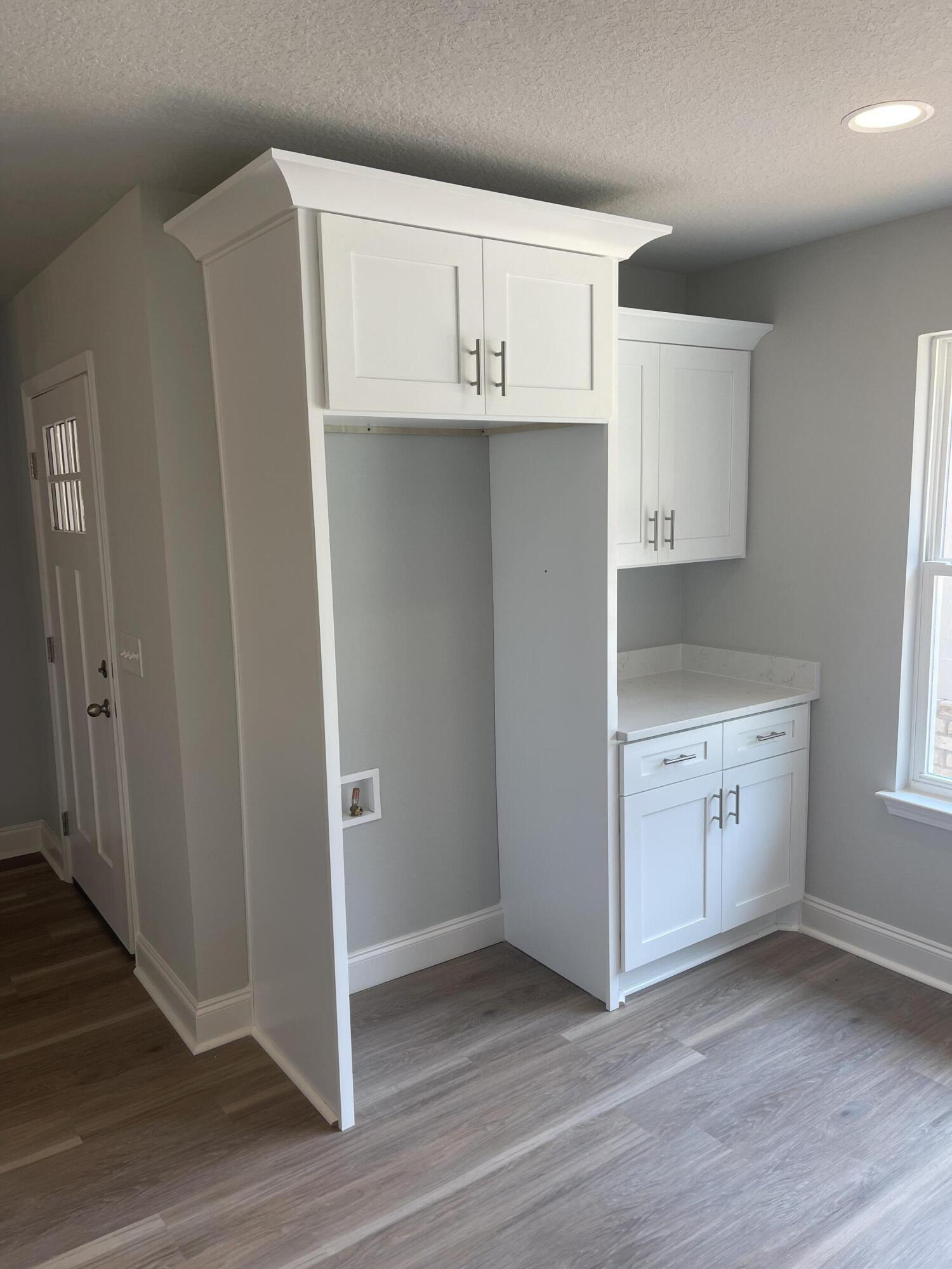 CRESCENT SHORES - Residential