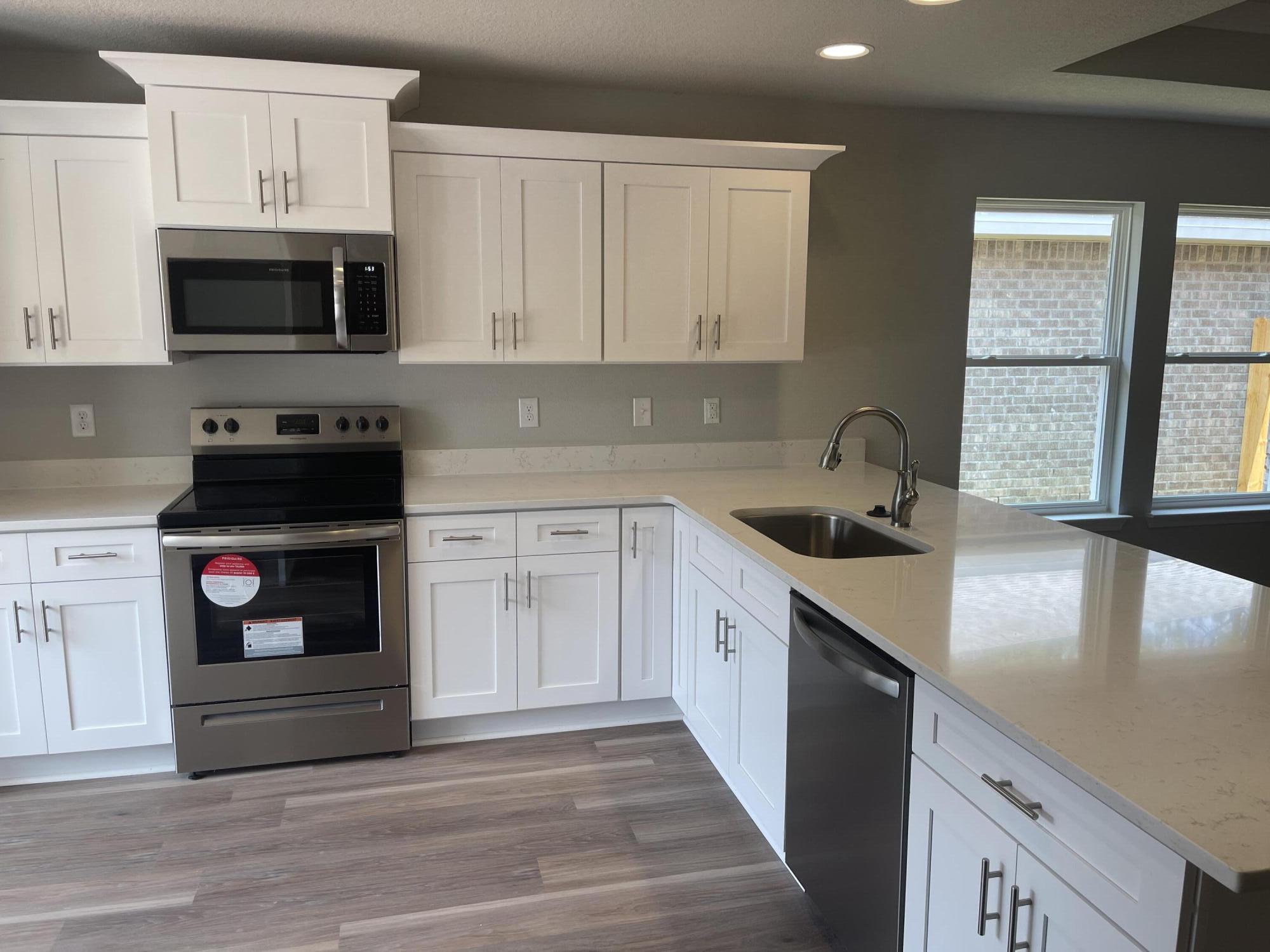 CRESCENT SHORES - Residential