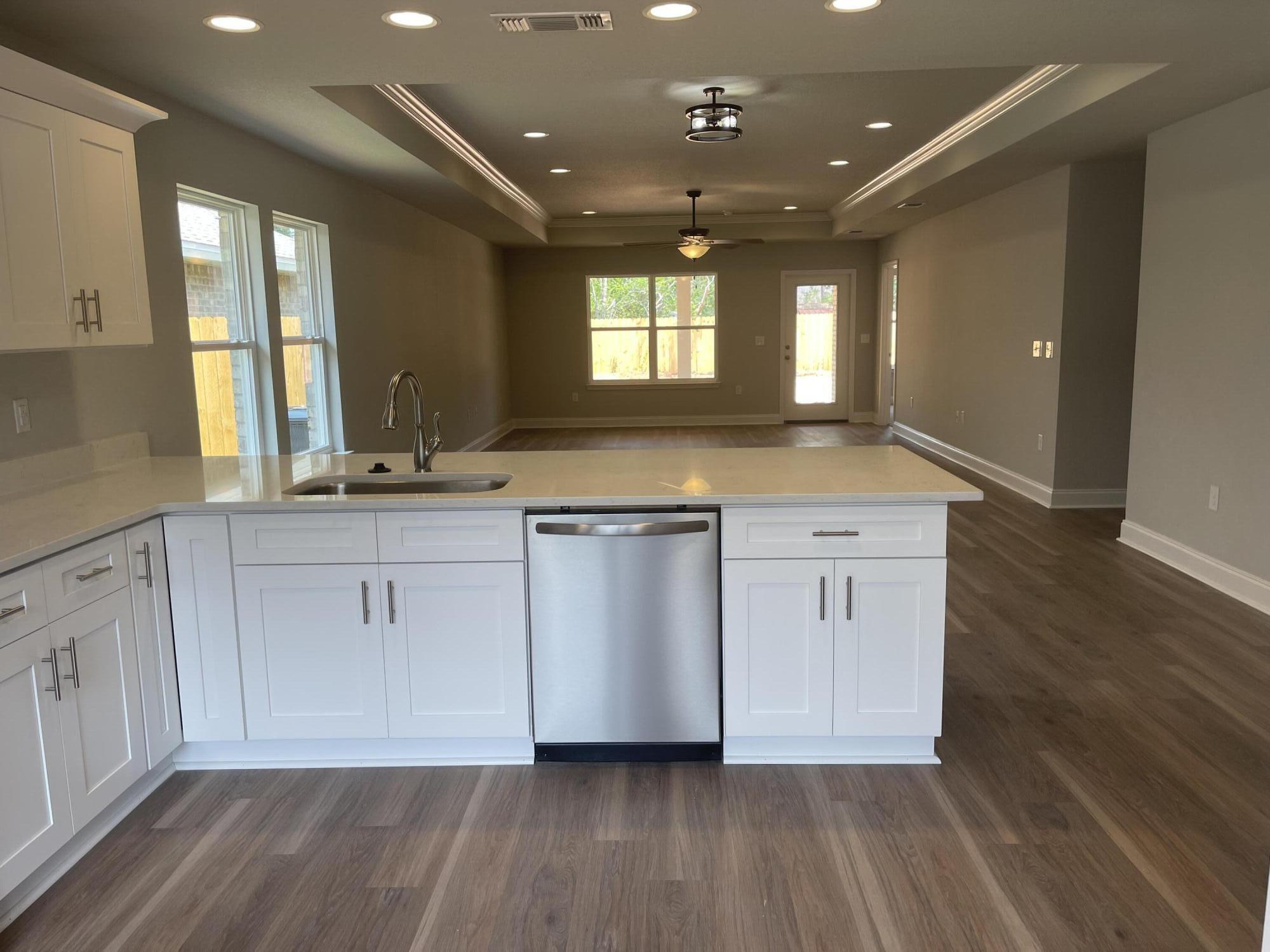 CRESCENT SHORES - Residential