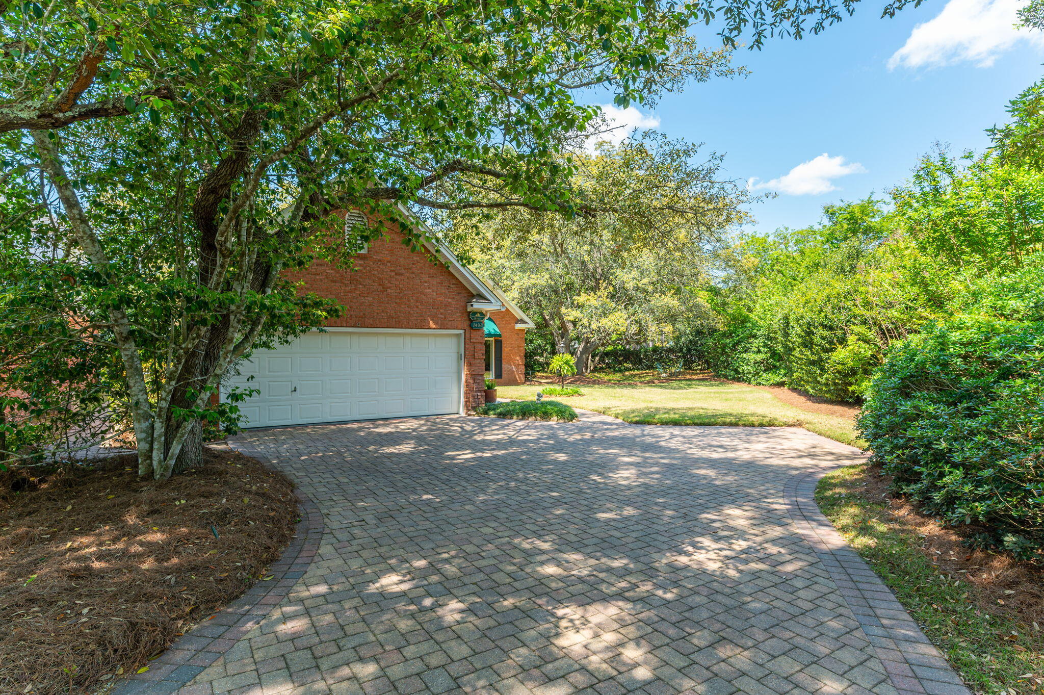 OAKMONT PLACE - Residential